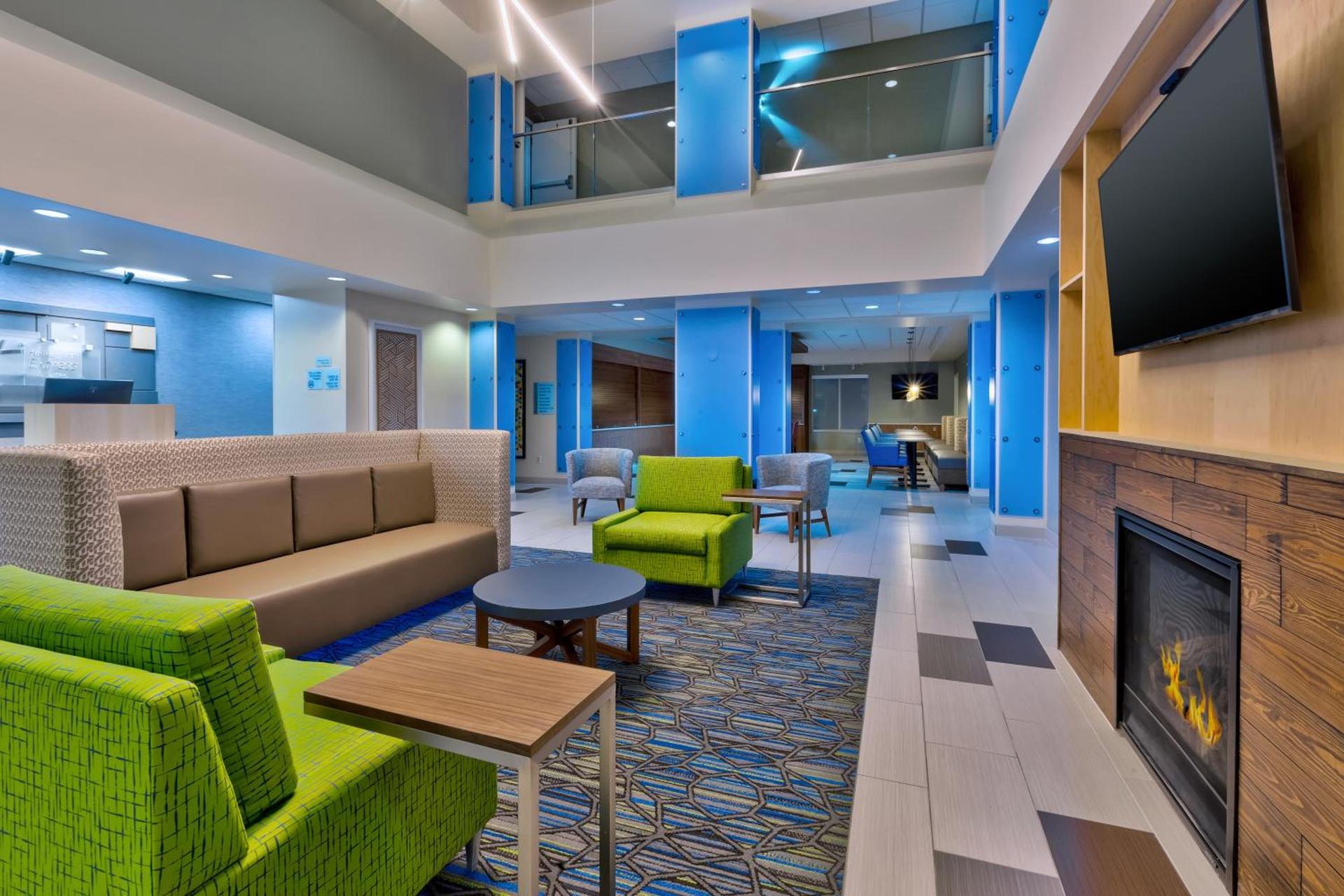 Holiday Inn Express & Suites - Effingham by IHG photo 3