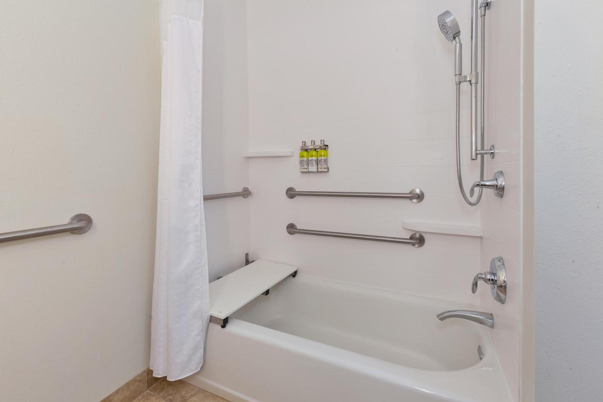 Holiday Inn Express & Suites - Effingham by IHG photo 21