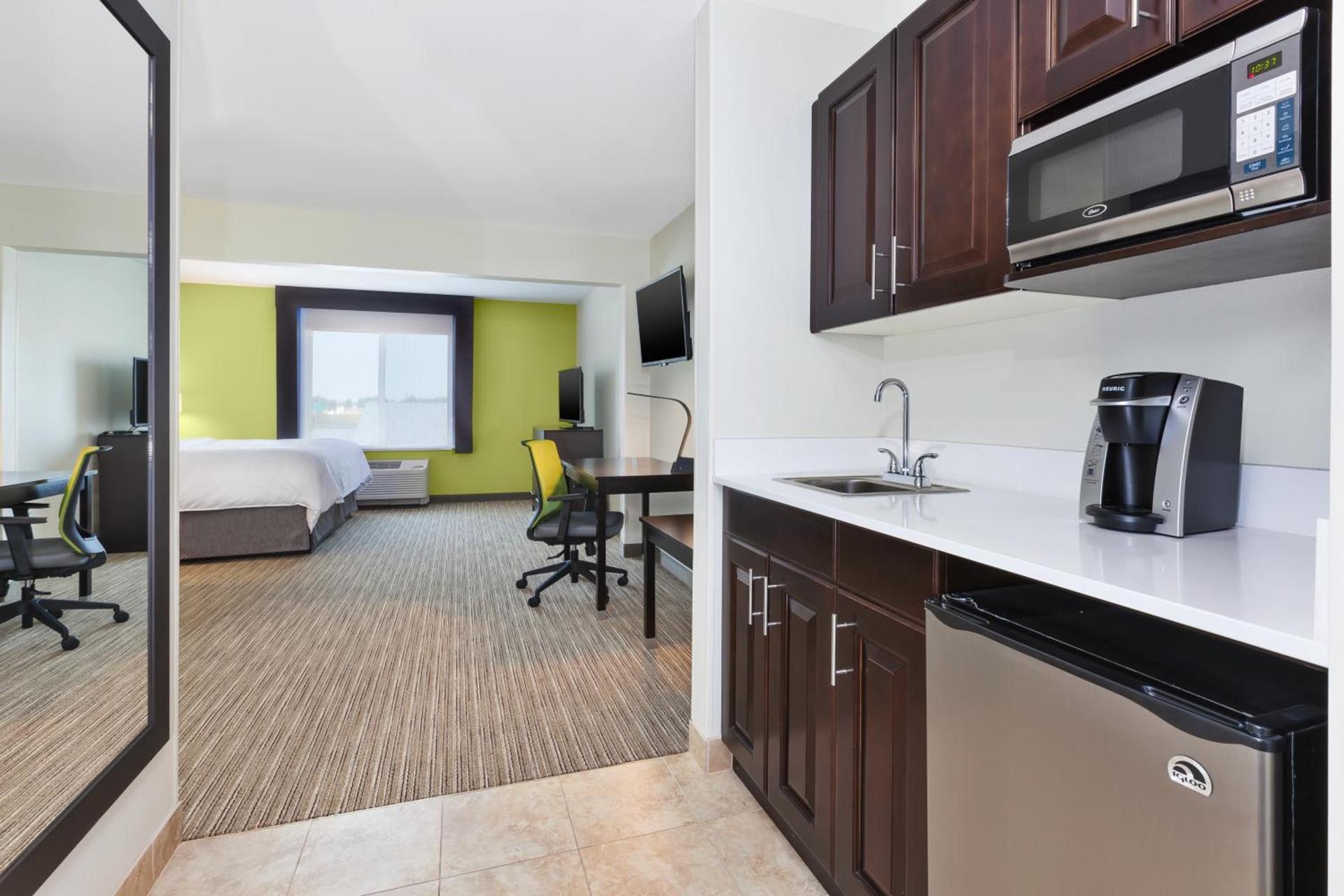 Holiday Inn Express & Suites - Effingham by IHG photo 23