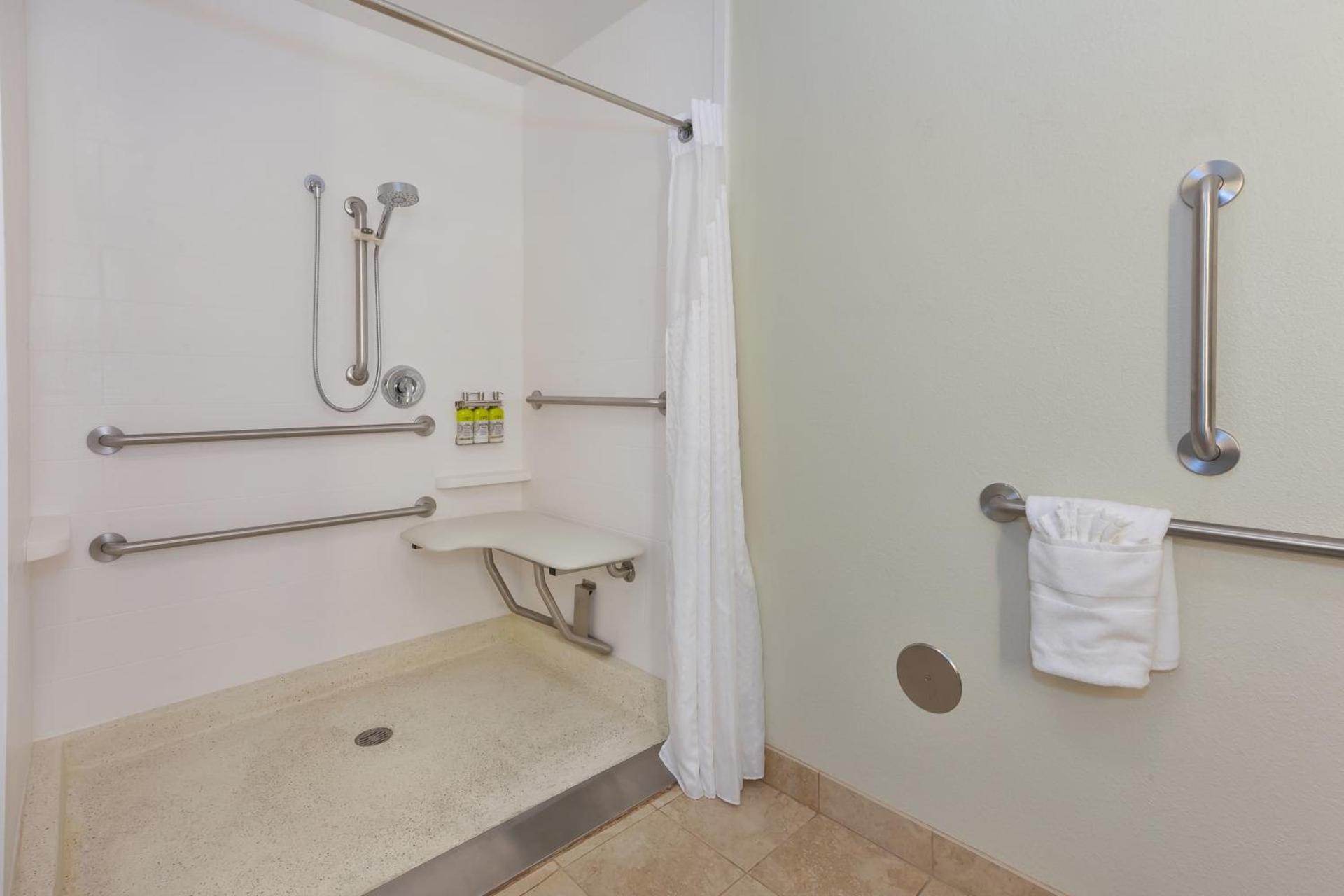 Holiday Inn Express & Suites - Effingham by IHG photo 18