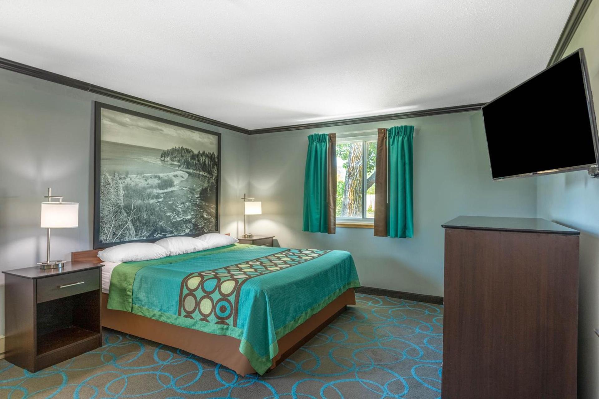 Super 8 by Wyndham Duluth photo 14