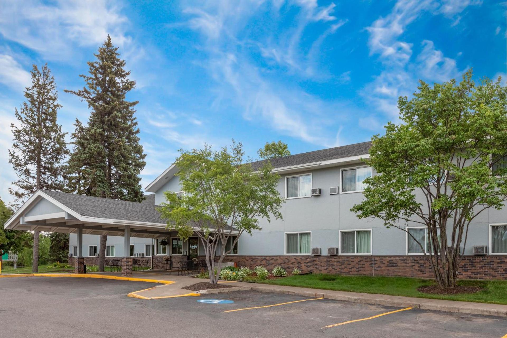 Super 8 by Wyndham Duluth photo 28