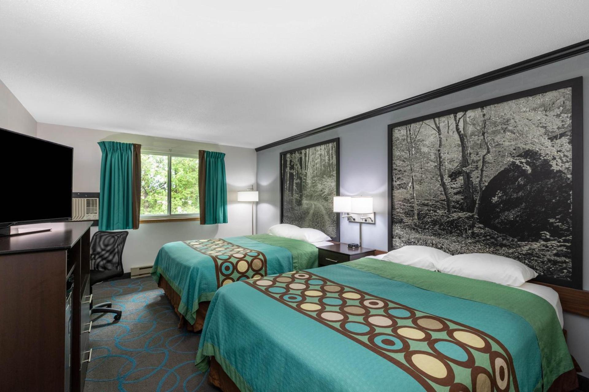 Super 8 by Wyndham Duluth photo 21