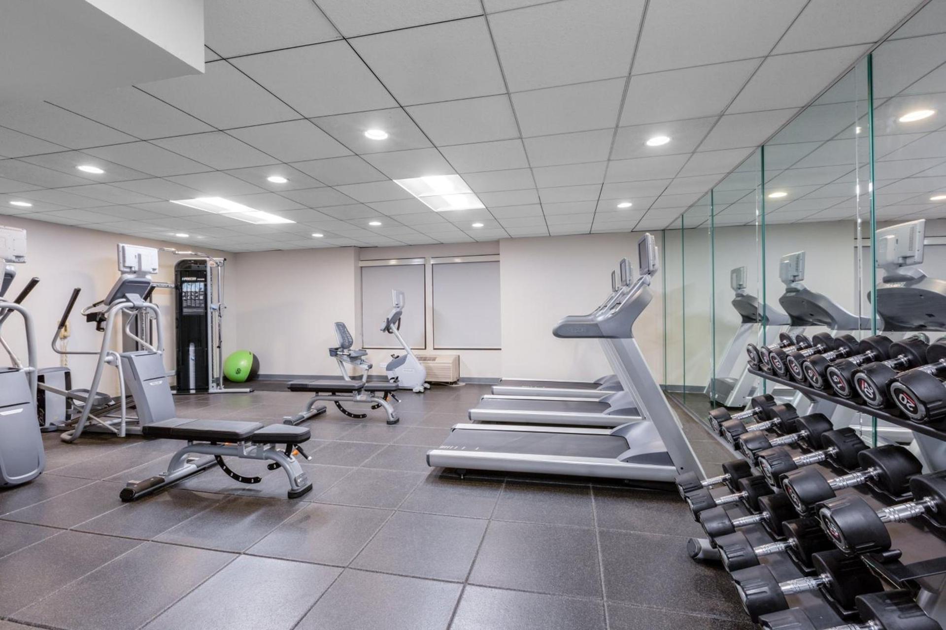 Holiday Inn La Mirada Buena Park by IHG photo 27