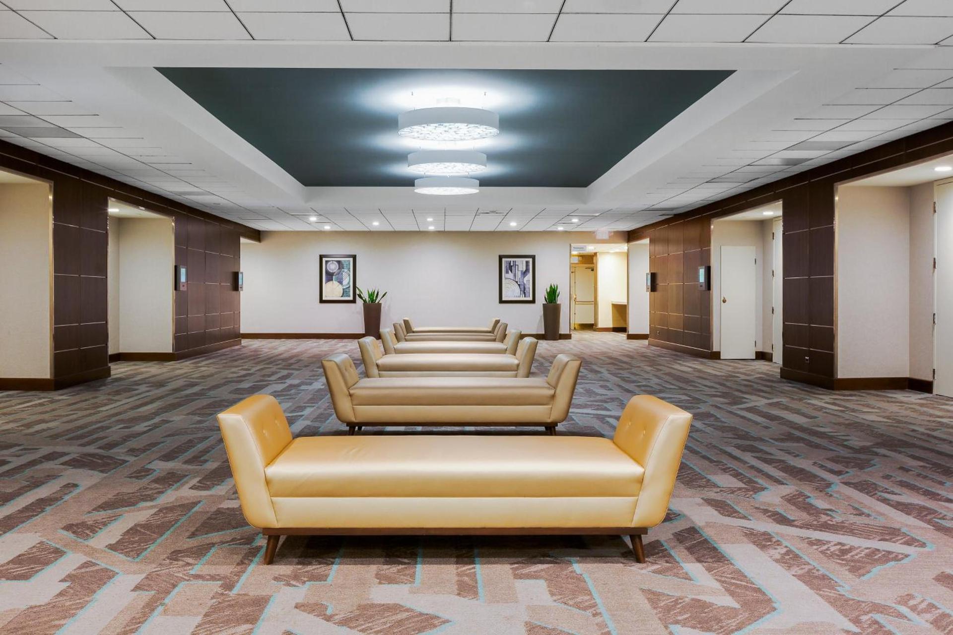 Holiday Inn La Mirada Buena Park by IHG photo 4