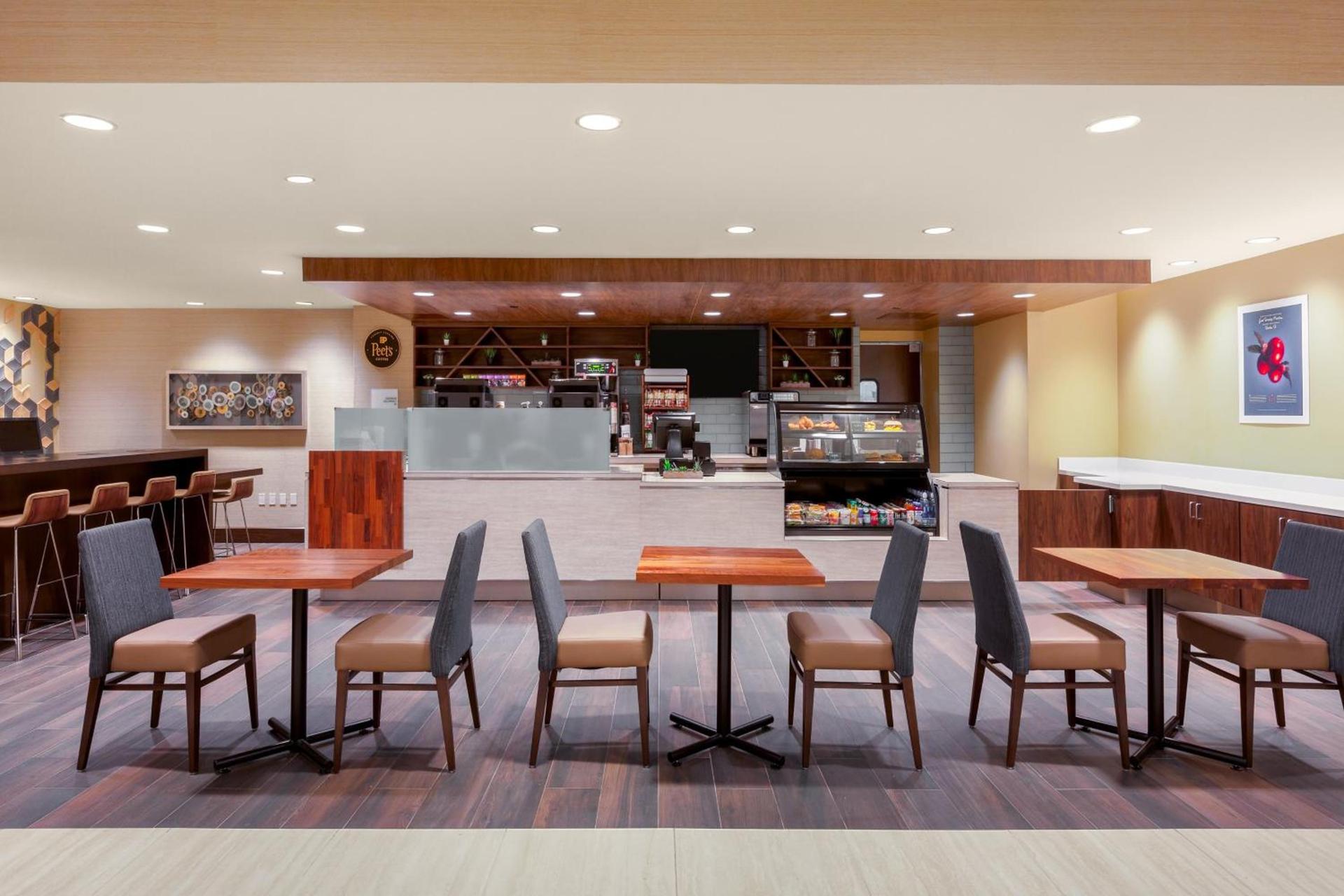Holiday Inn La Mirada Buena Park by IHG photo 5