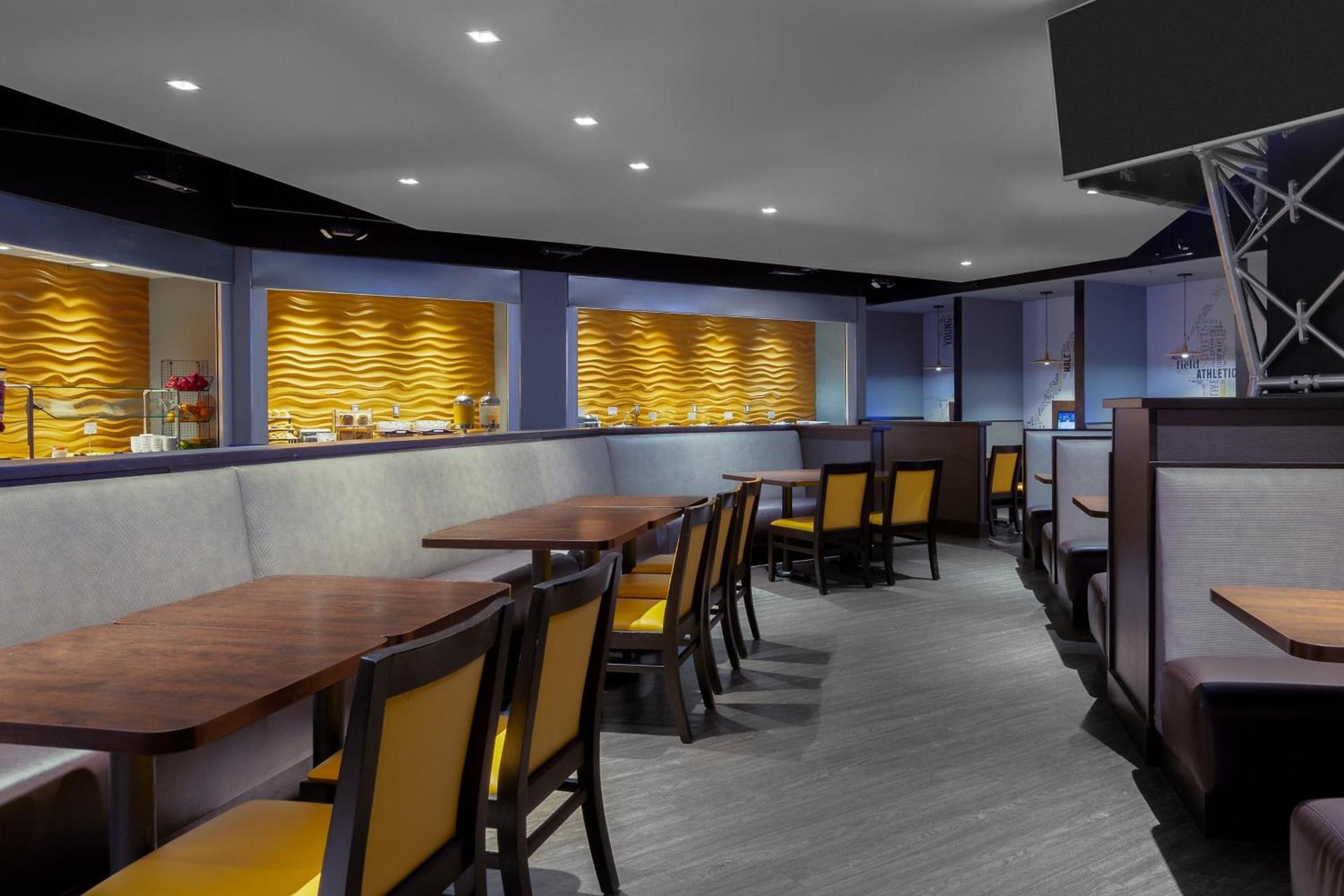 Holiday Inn La Mirada Buena Park by IHG photo 30