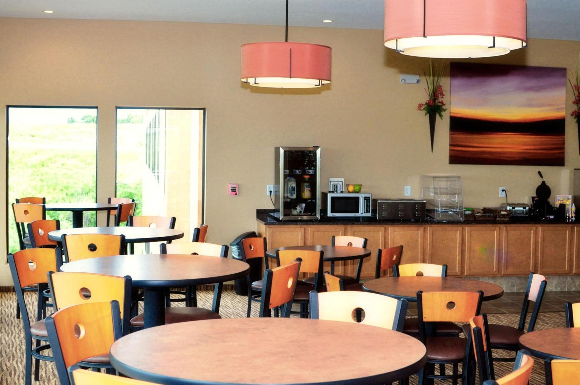 Cobblestone Inn & Suites - Newton photo 31