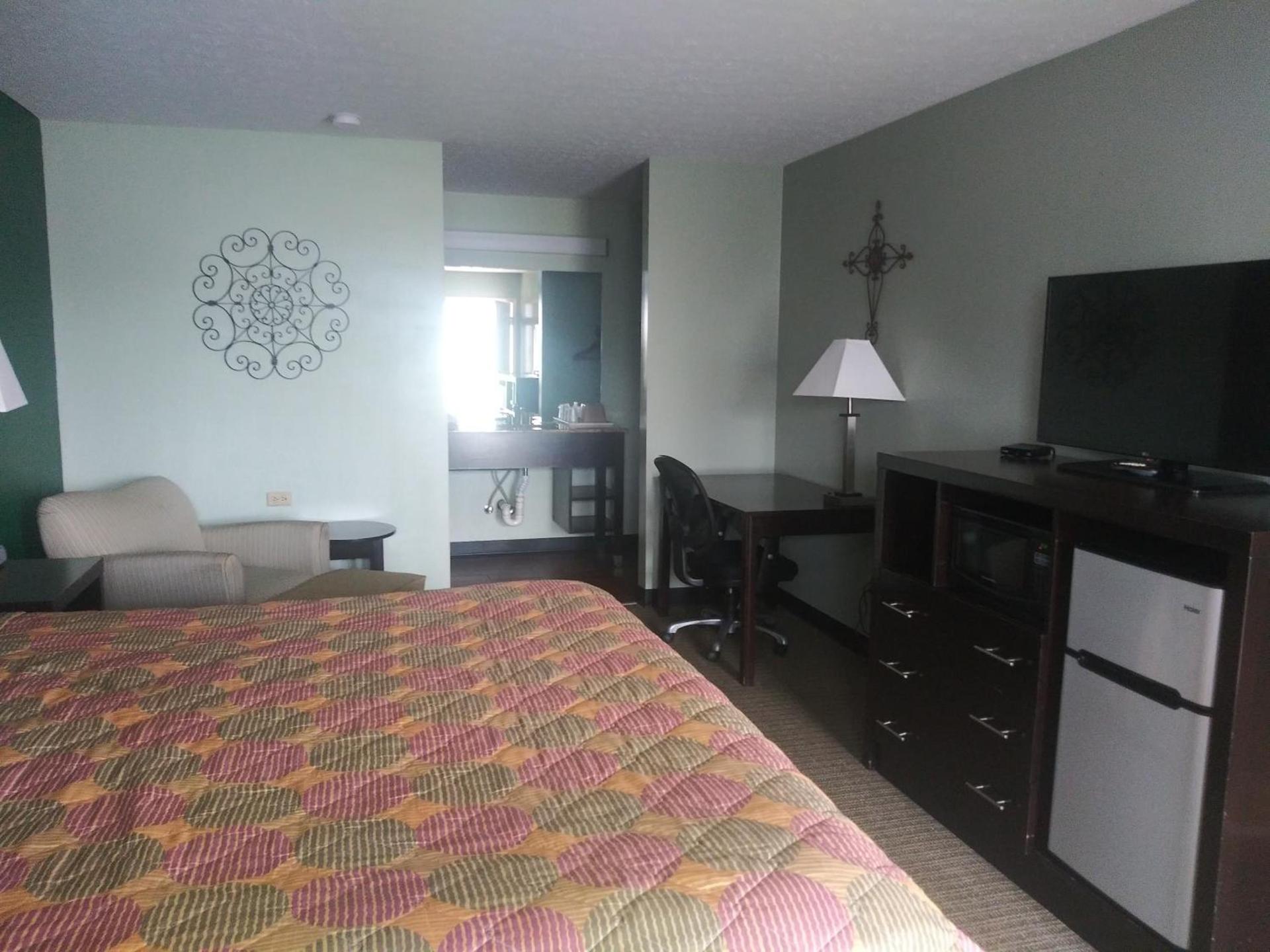 Hearthstone Inn photo 6