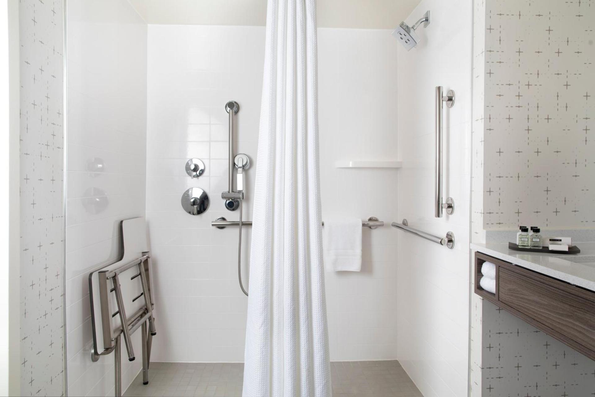 Crowne Plaza Atlanta Perimeter at Ravinia by IHG photo 94