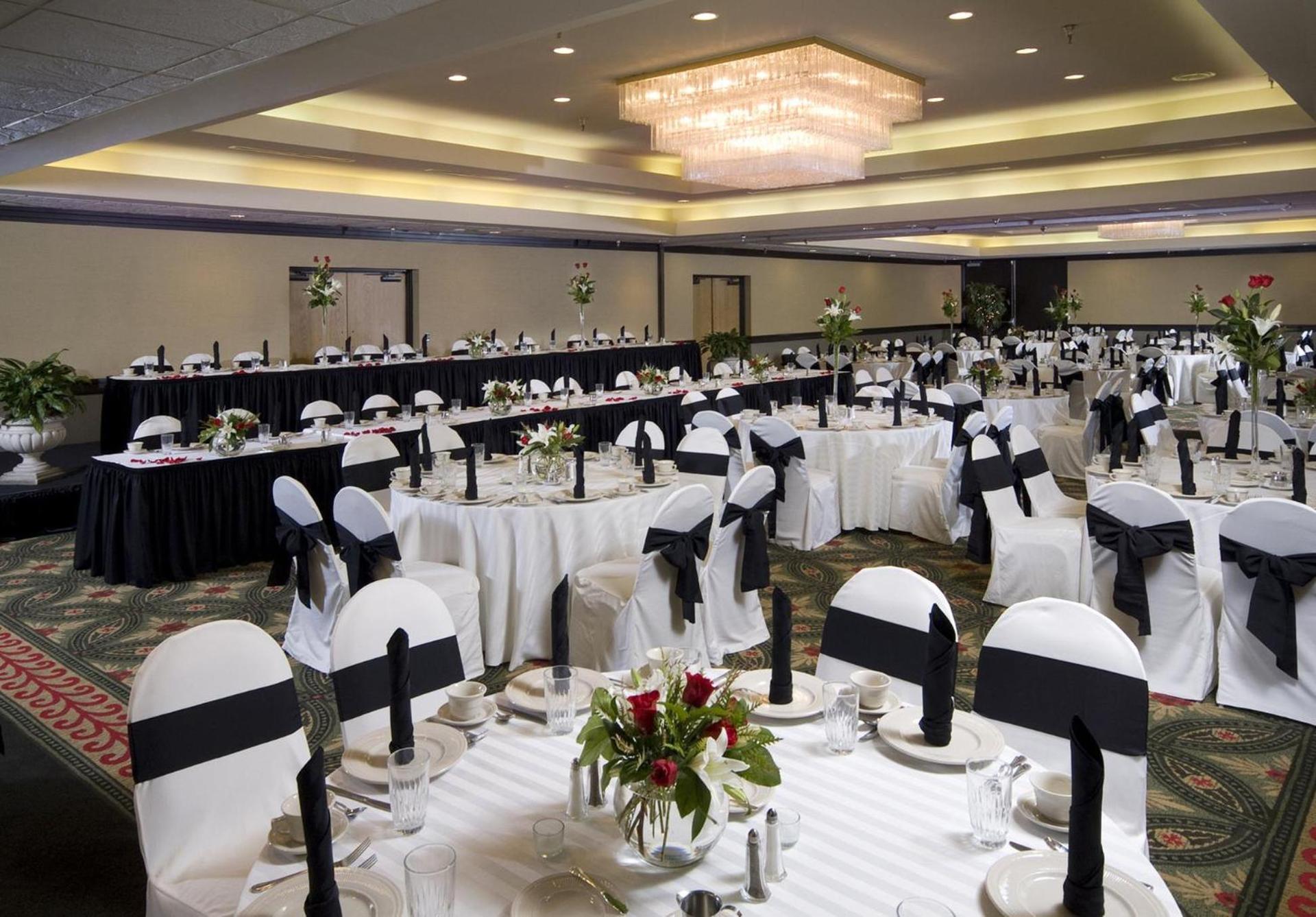Crowne Plaza Indianapolis-Airport by IHG photo 41