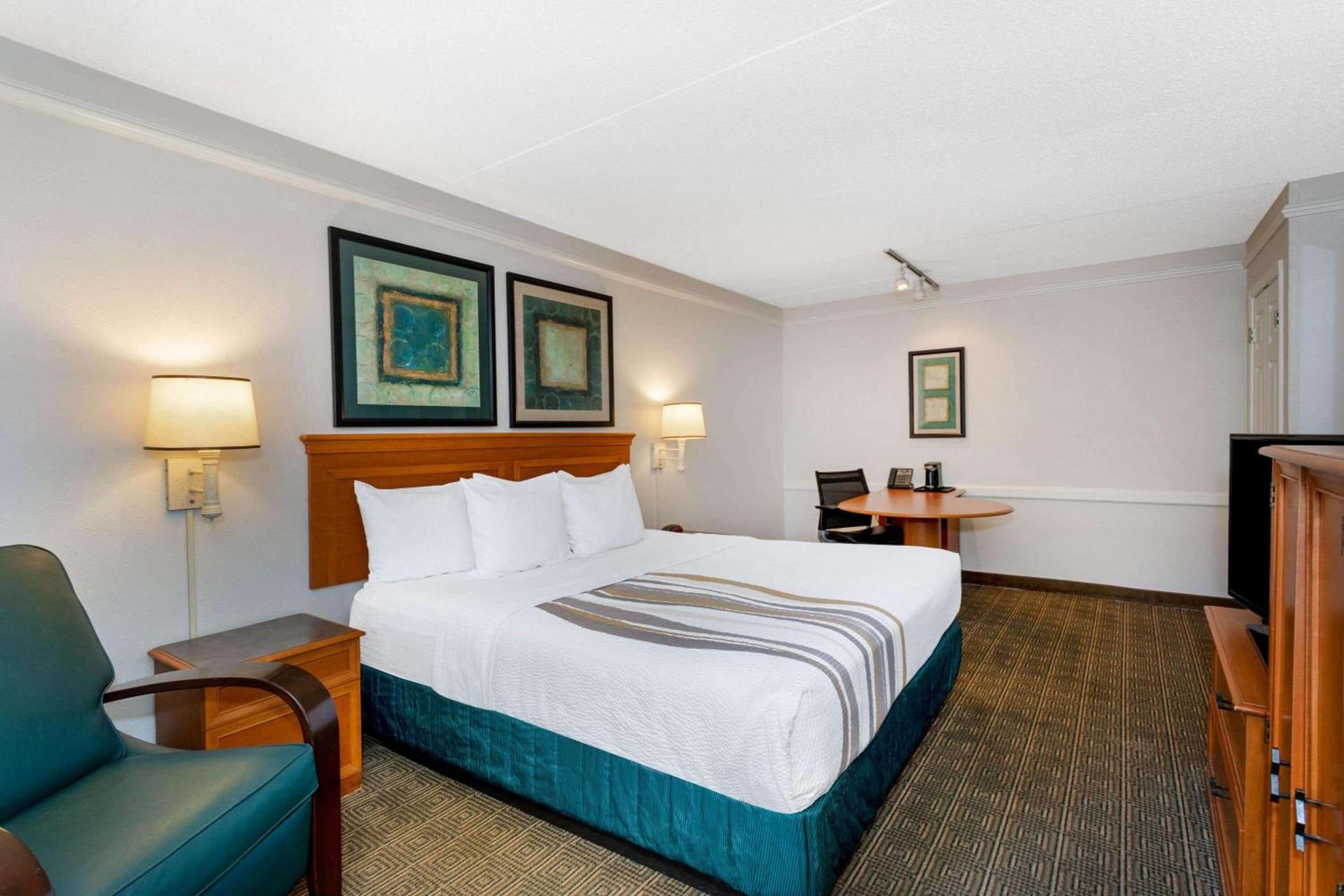 La Quinta Inn by Wyndham Tallahassee North photo 48