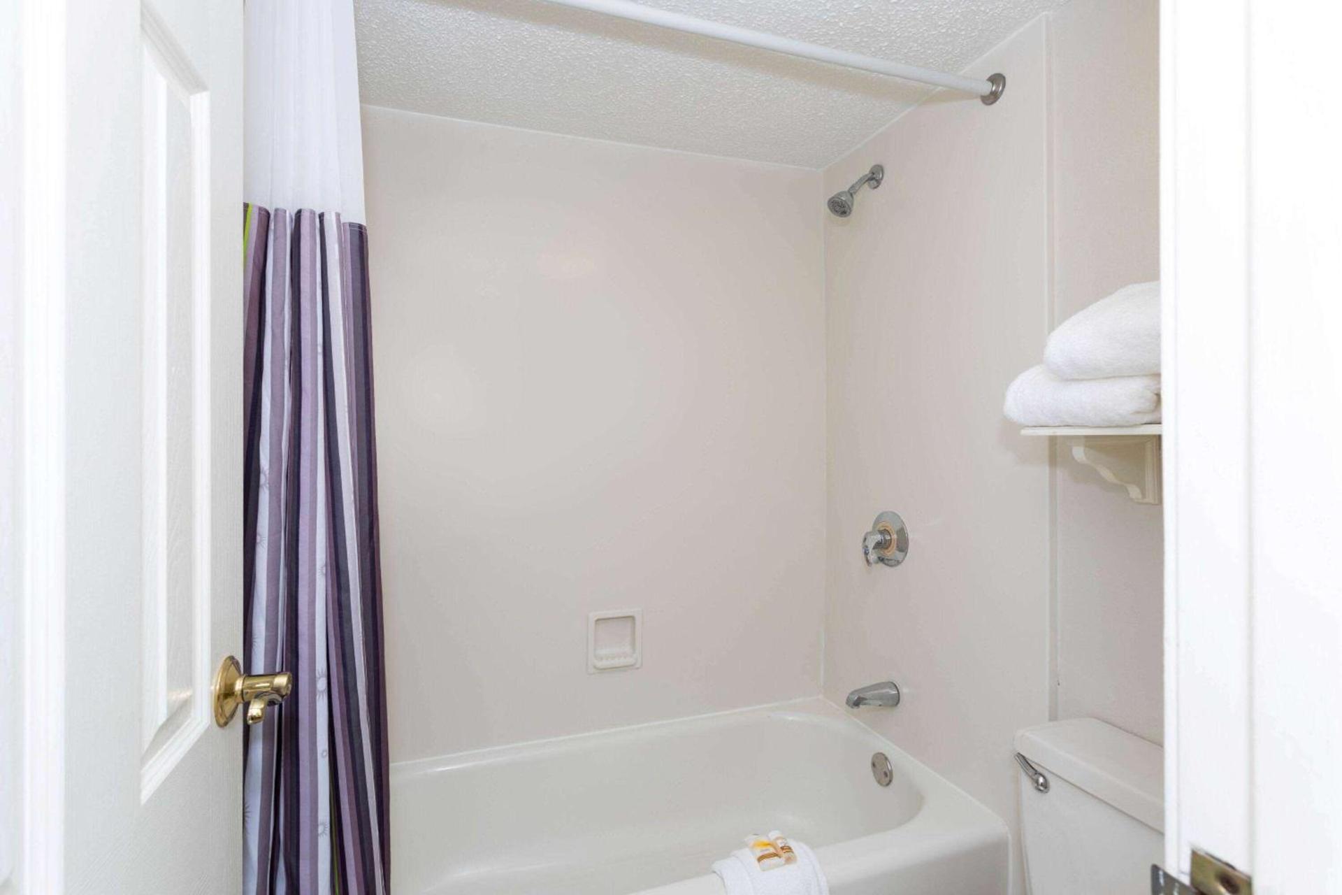 La Quinta Inn by Wyndham Tallahassee North photo 55