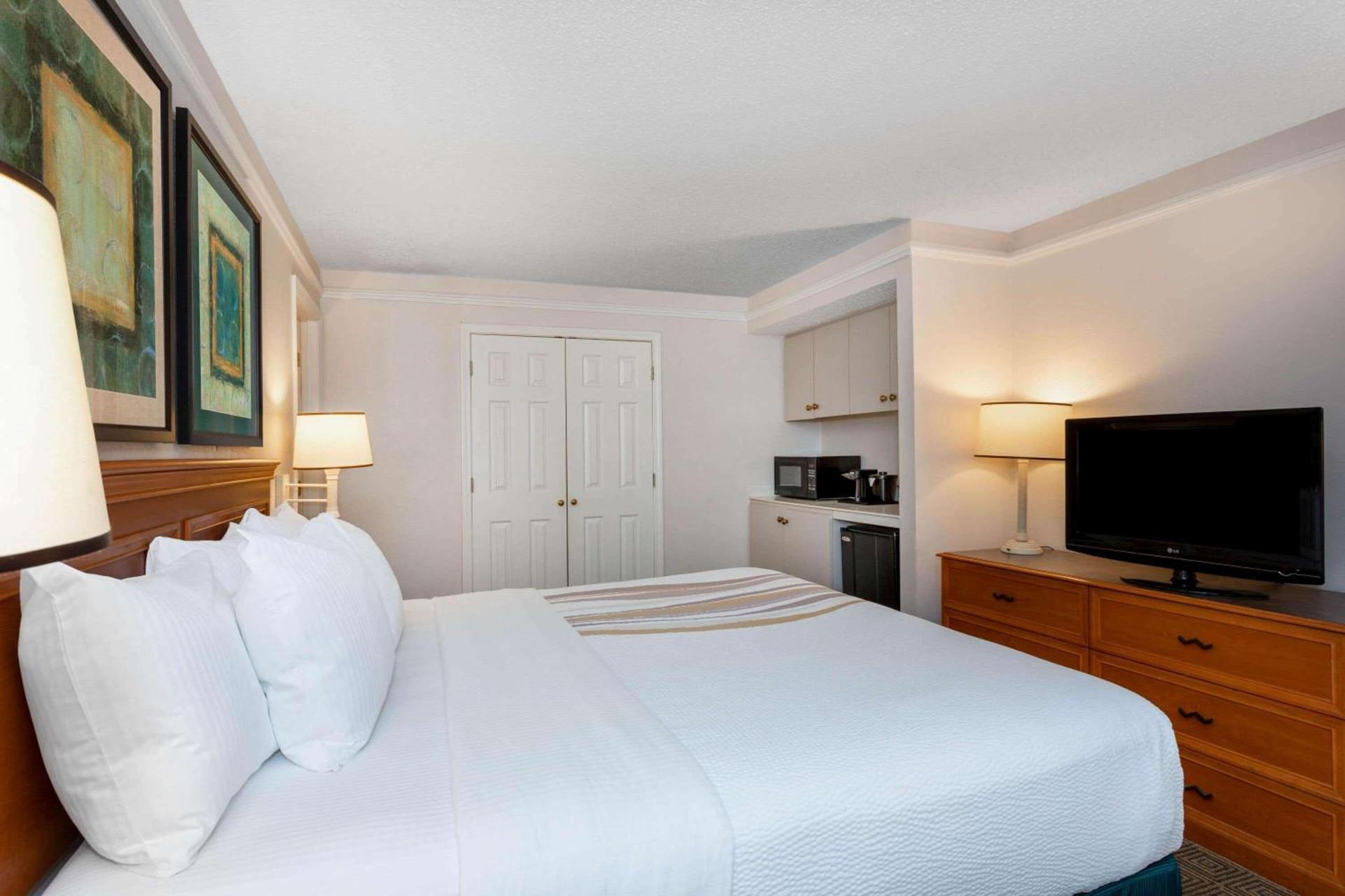 La Quinta Inn by Wyndham Tallahassee North photo 63