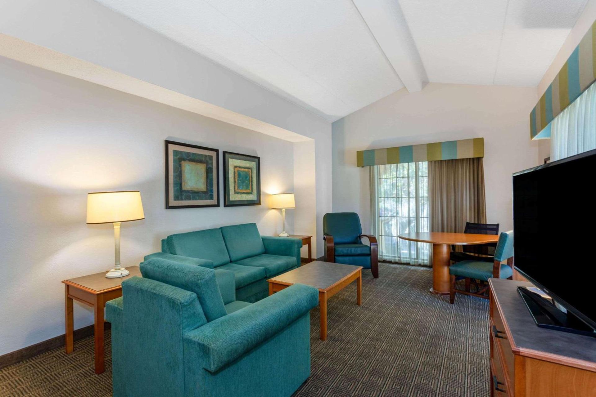 La Quinta Inn by Wyndham Tallahassee North photo 62