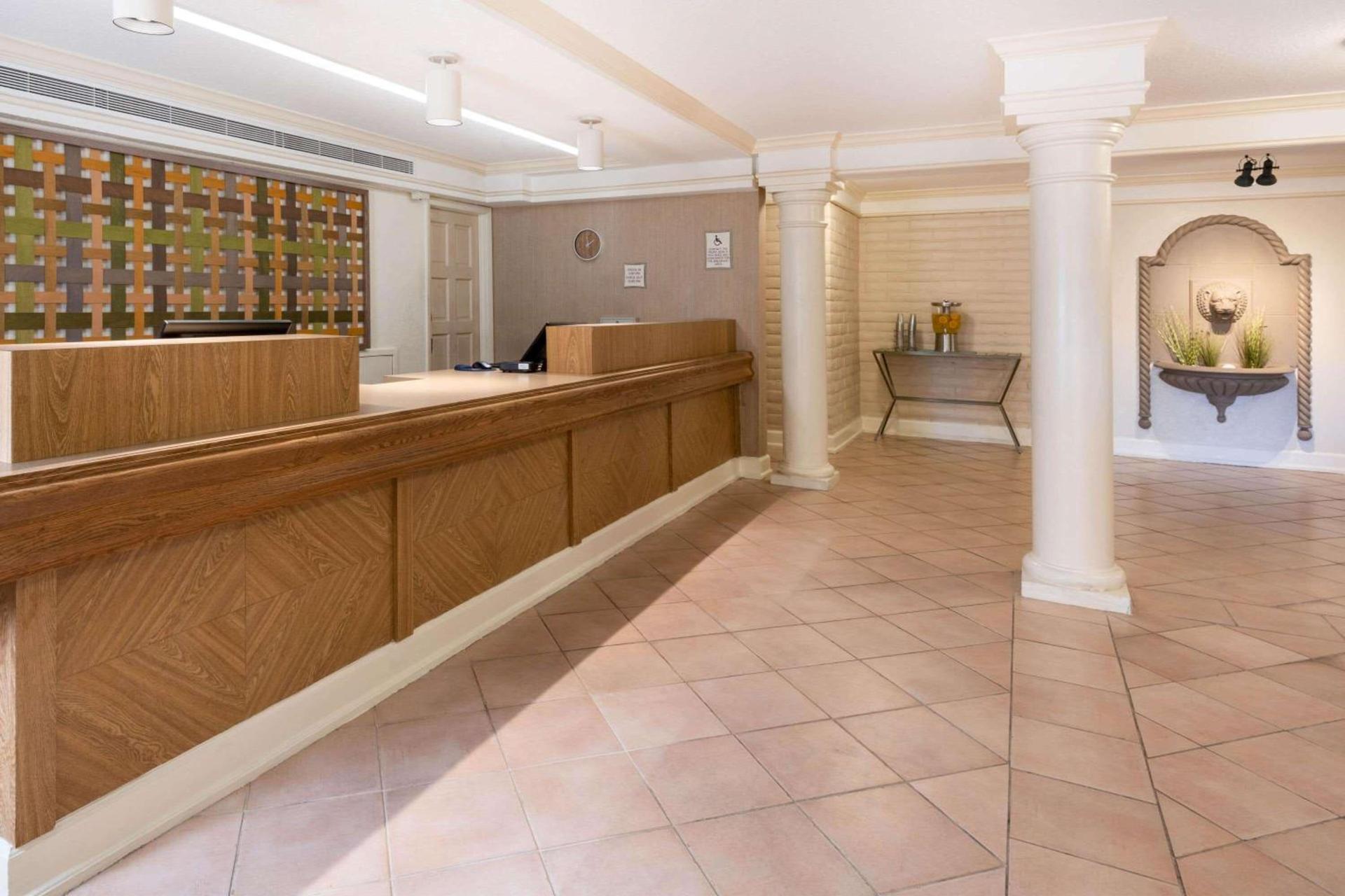 La Quinta East Deerfield Beach - Boca Raton photo 7