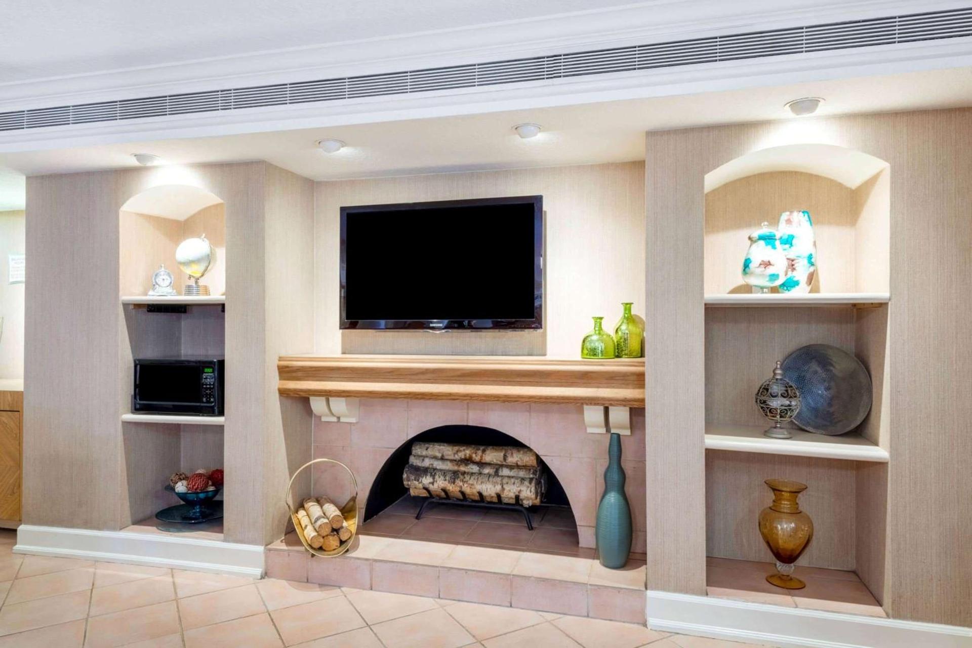 La Quinta East Deerfield Beach - Boca Raton photo 5