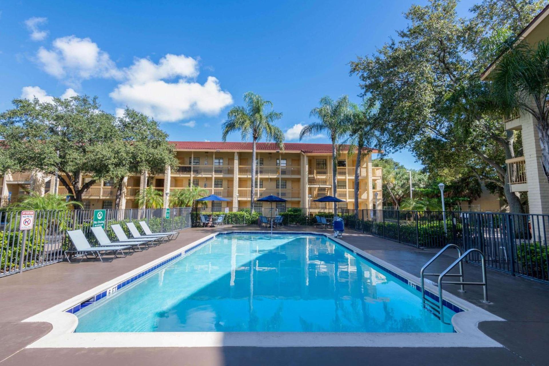 La Quinta East Deerfield Beach - Boca Raton photo 4