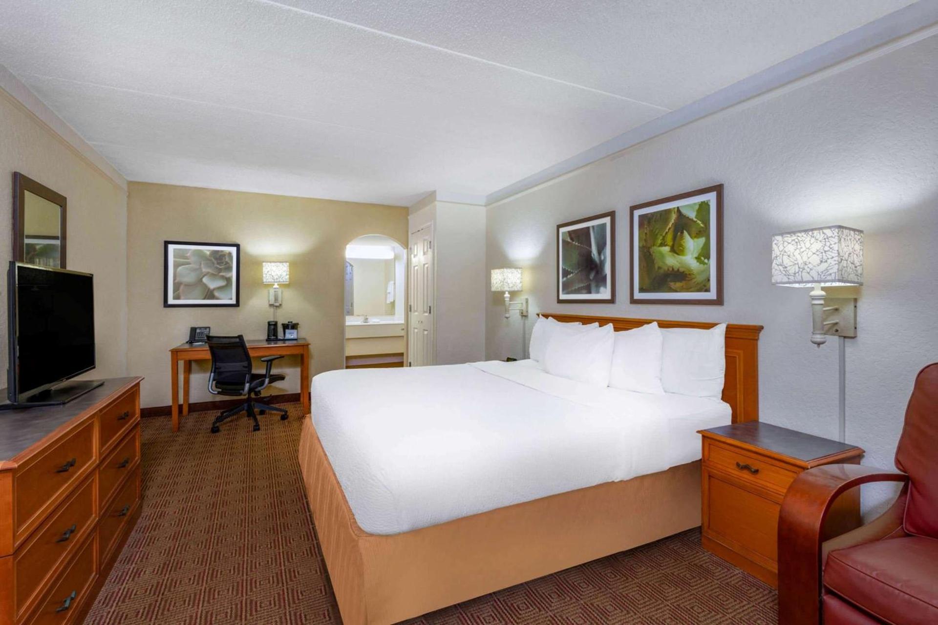 La Quinta East Deerfield Beach - Boca Raton photo 37