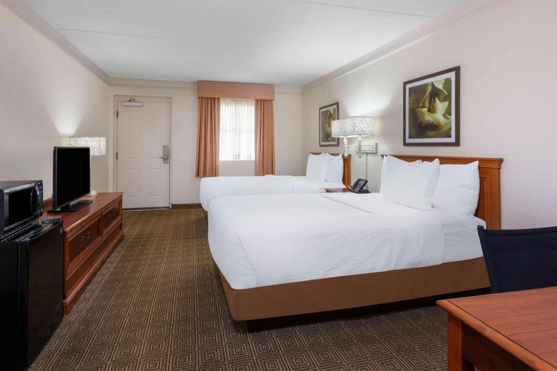 La Quinta East Deerfield Beach - Boca Raton photo 16