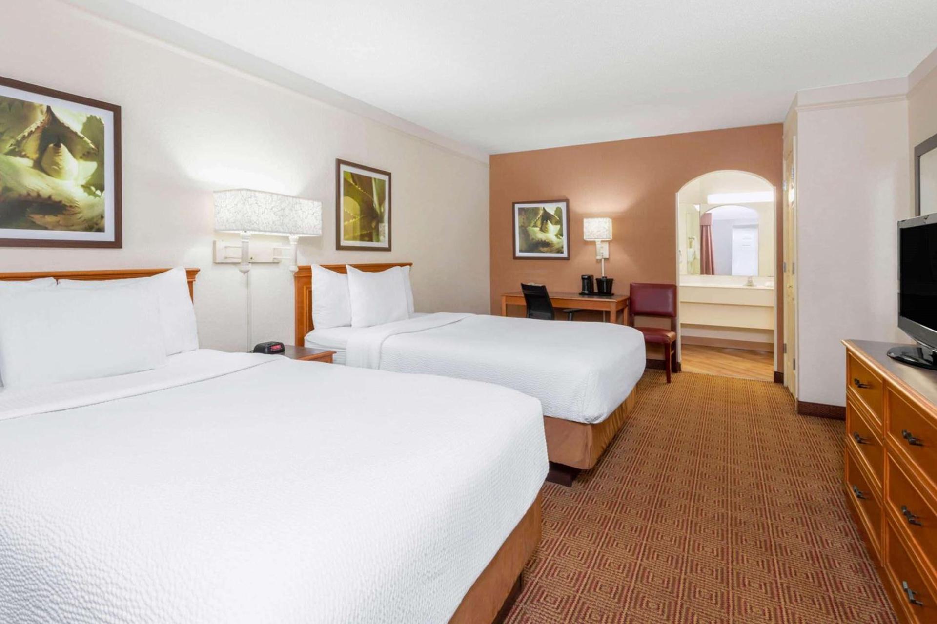 La Quinta East Deerfield Beach - Boca Raton photo 21