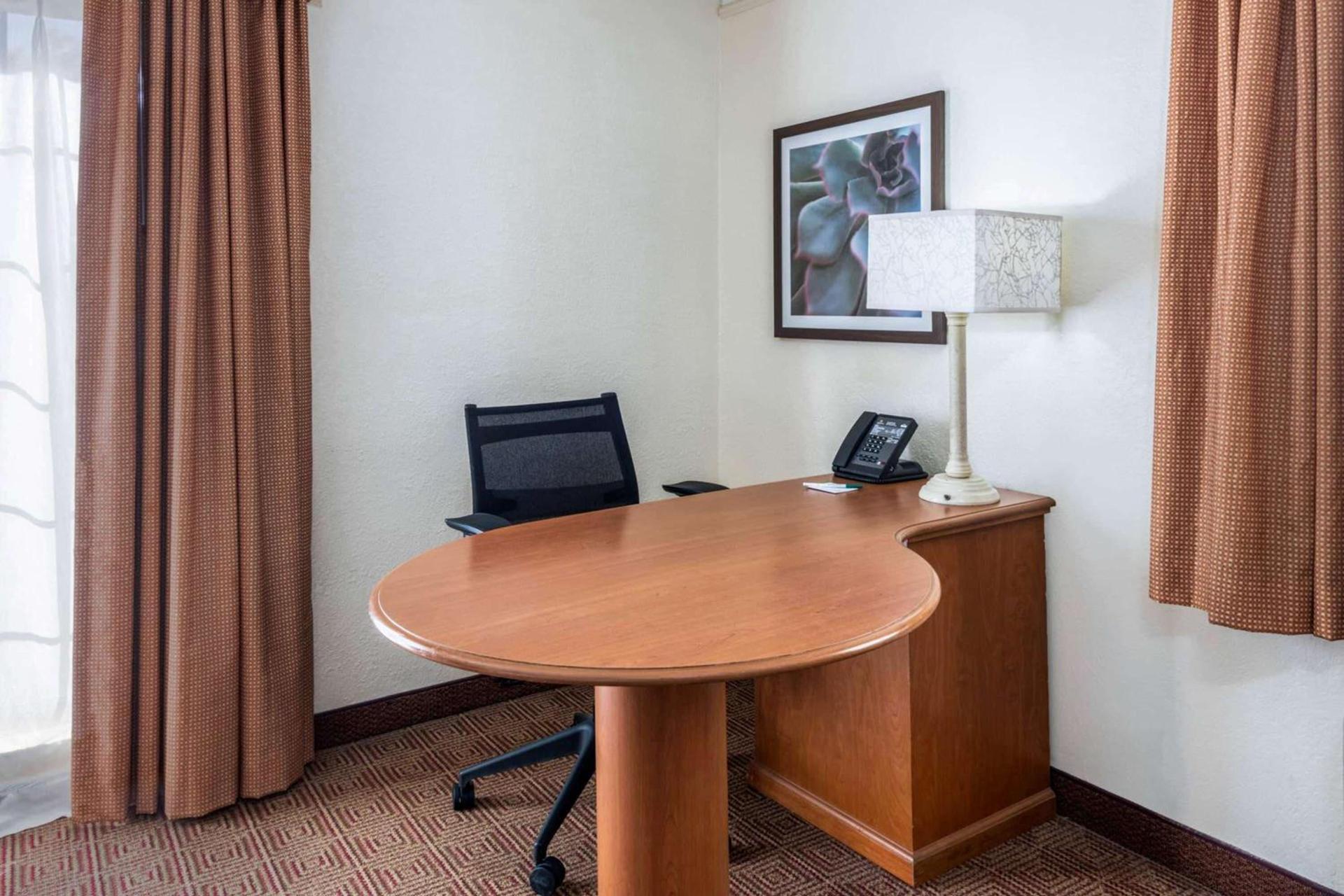 La Quinta East Deerfield Beach - Boca Raton photo 14