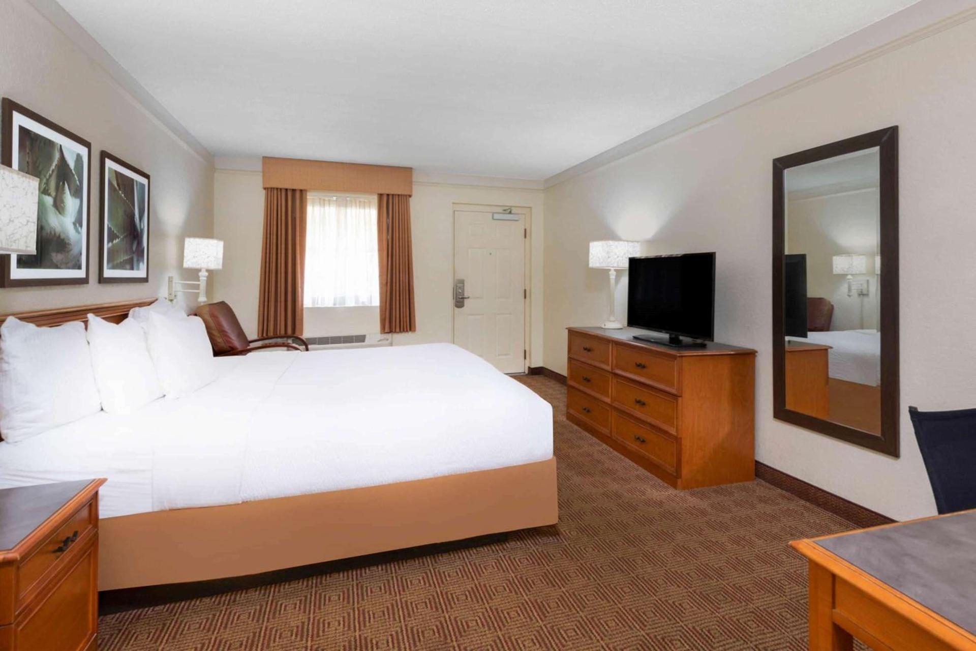 La Quinta East Deerfield Beach - Boca Raton photo 26
