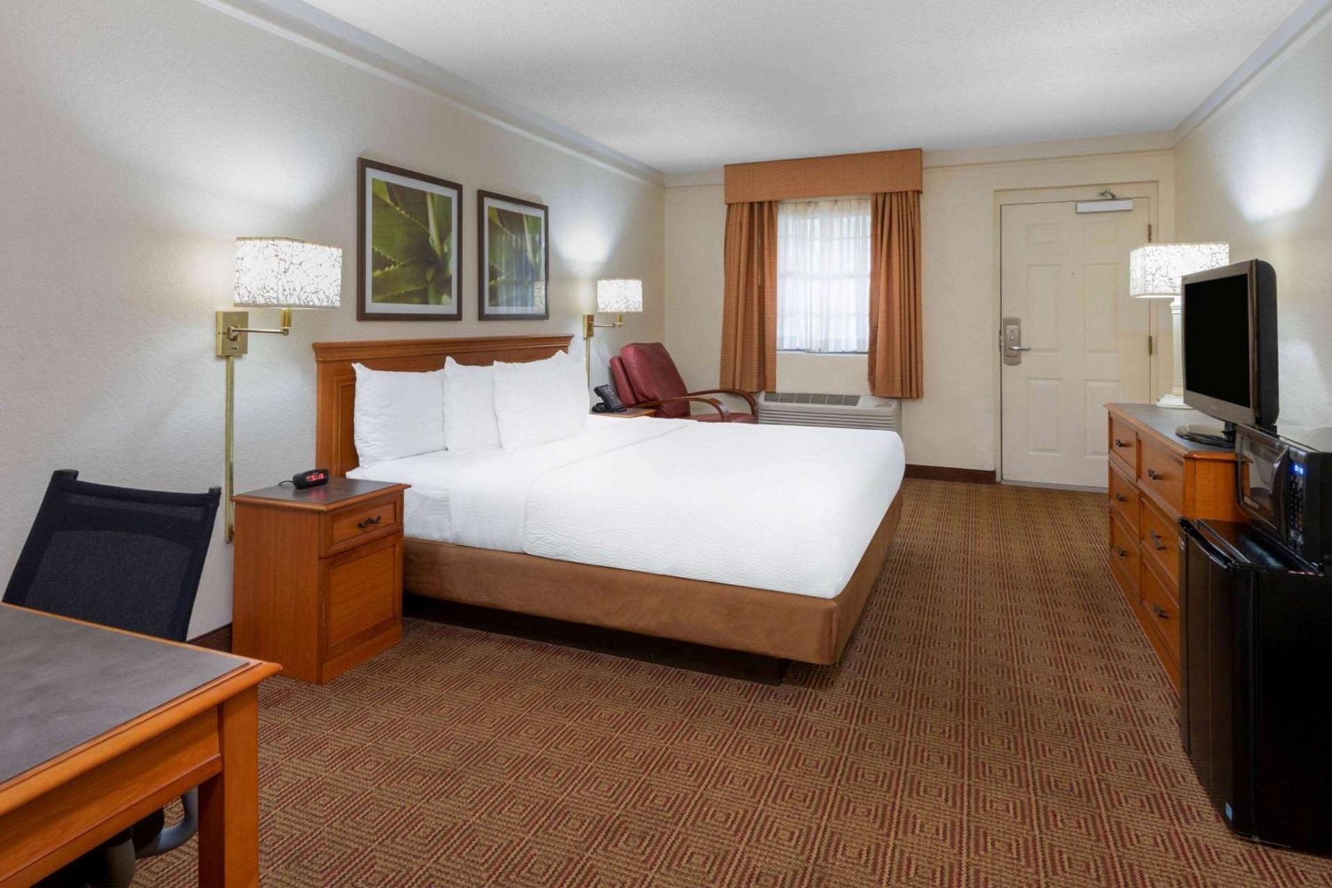 La Quinta East Deerfield Beach - Boca Raton photo 17