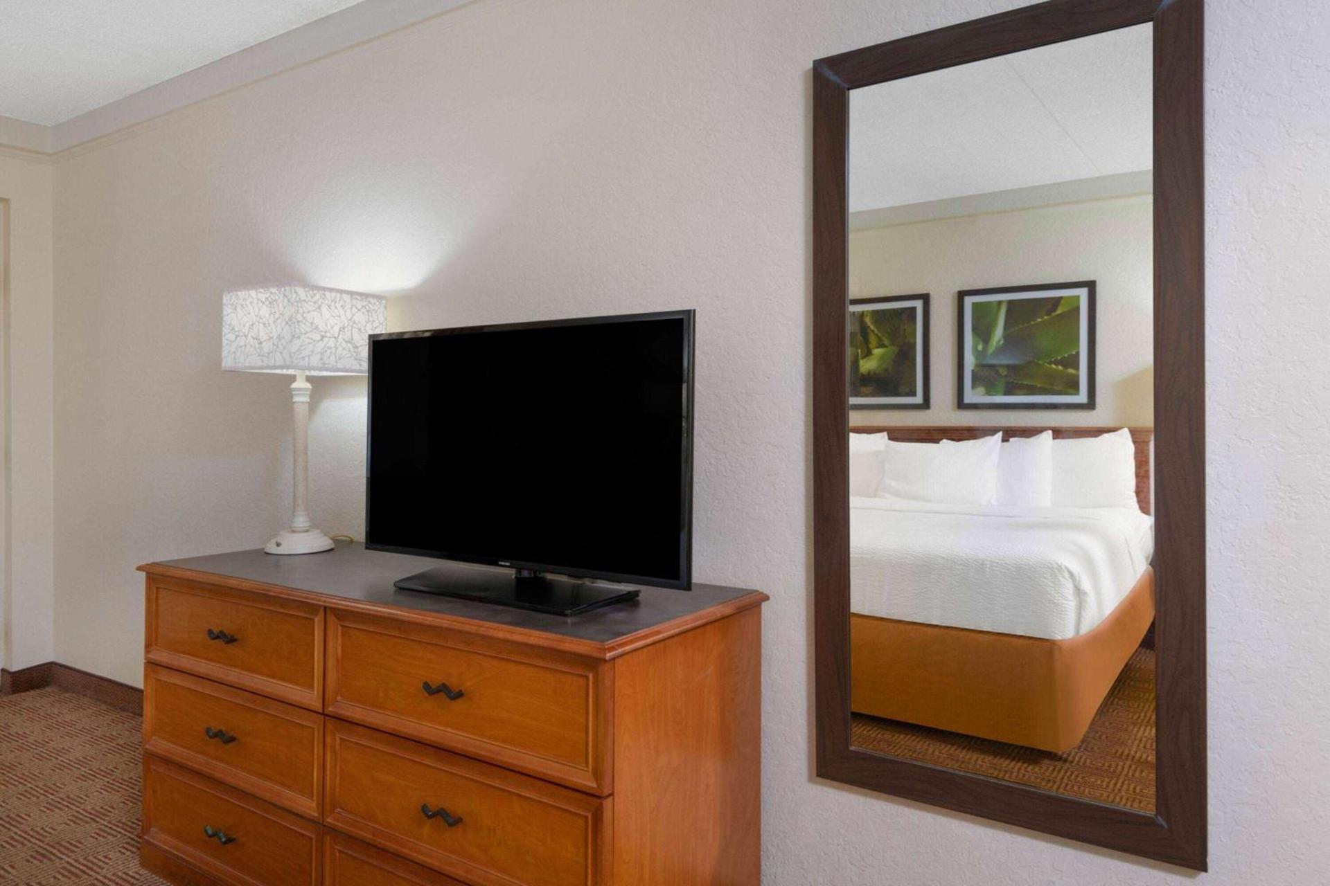 La Quinta East Deerfield Beach - Boca Raton photo 40