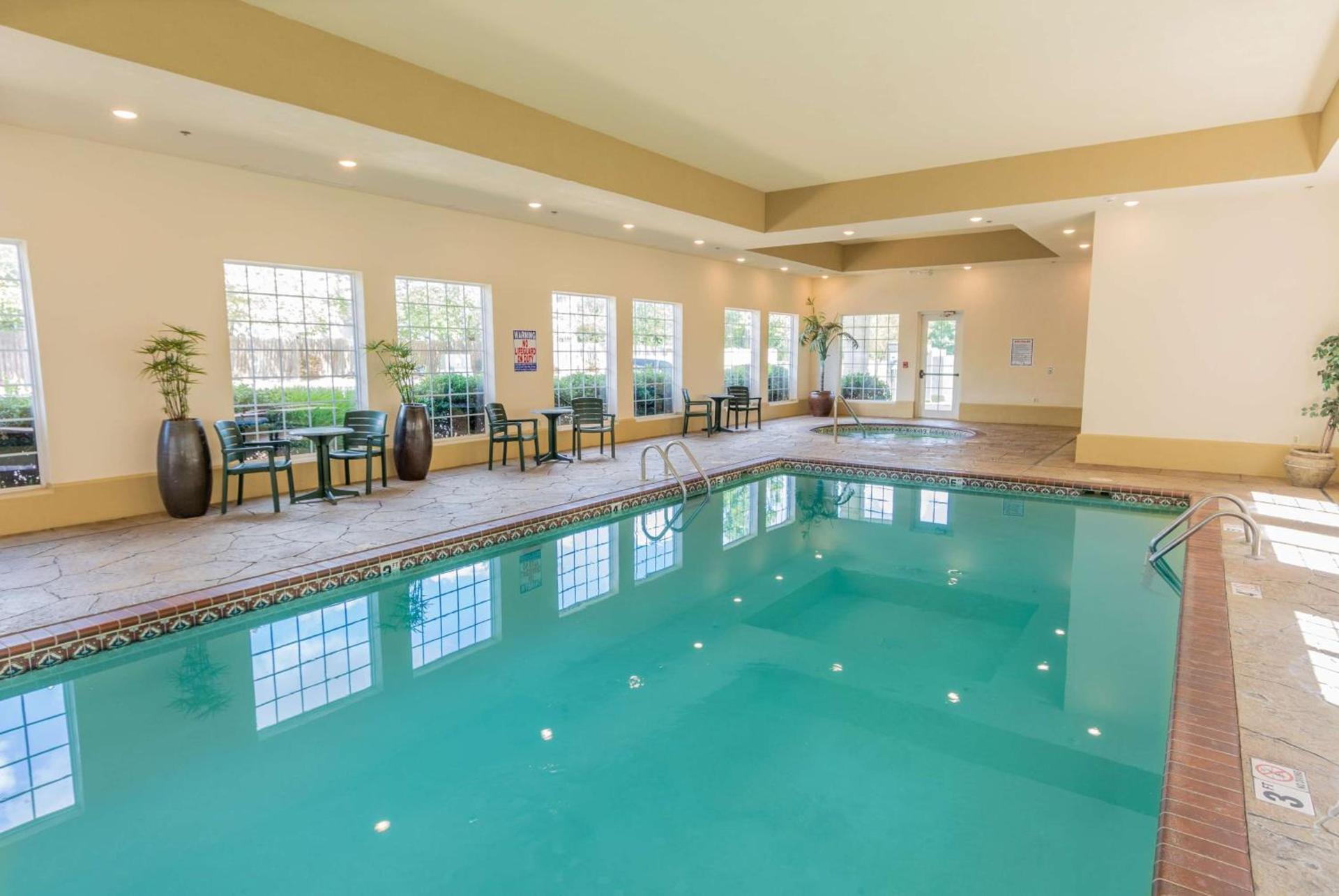 La Quinta by Wyndham Bentonville photo 32