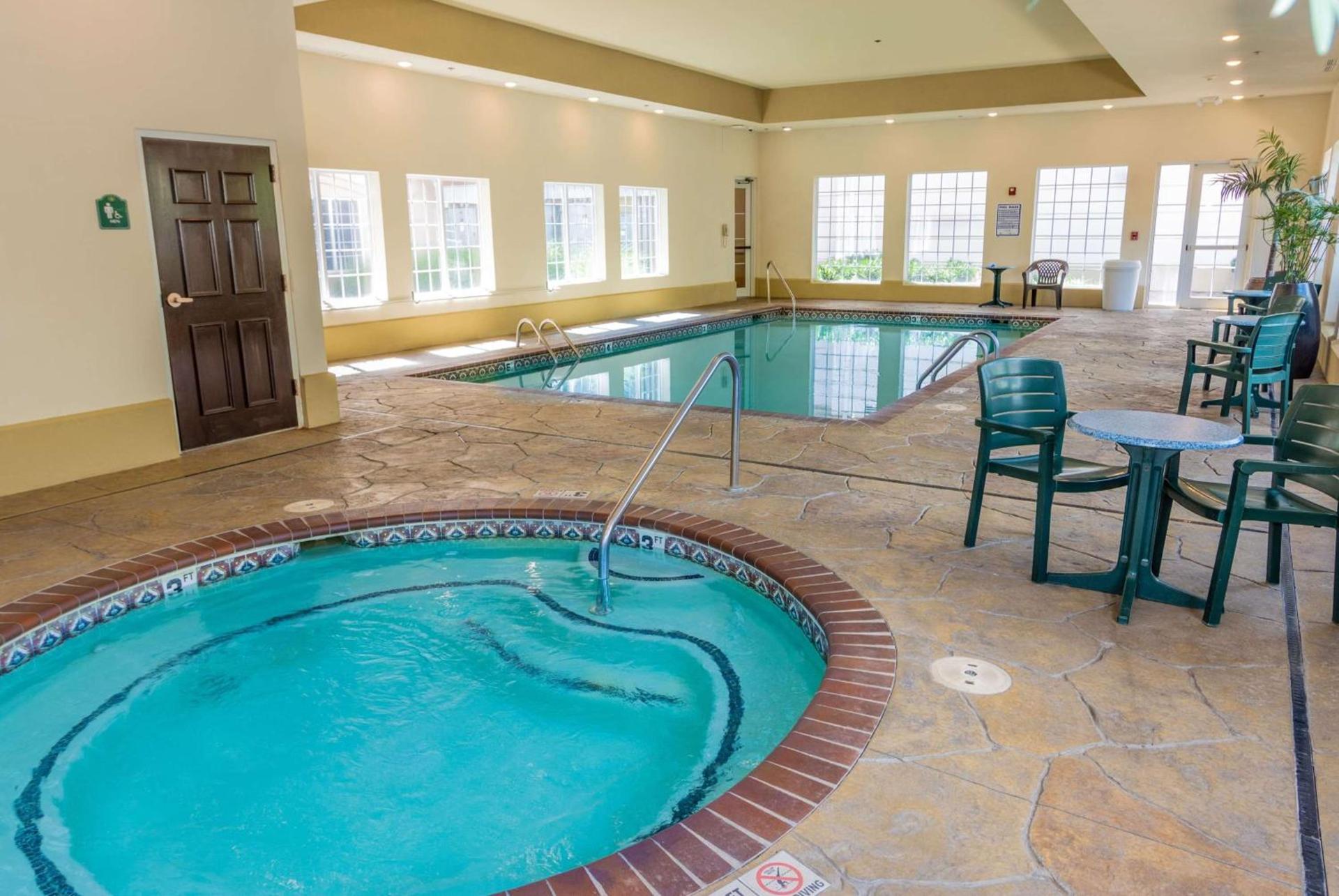 La Quinta by Wyndham Bentonville photo 33