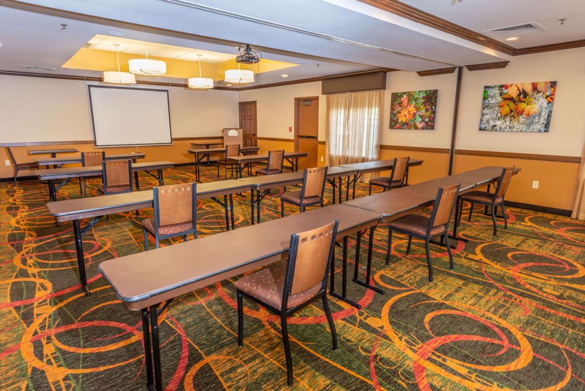 La Quinta by Wyndham Bentonville photo 34