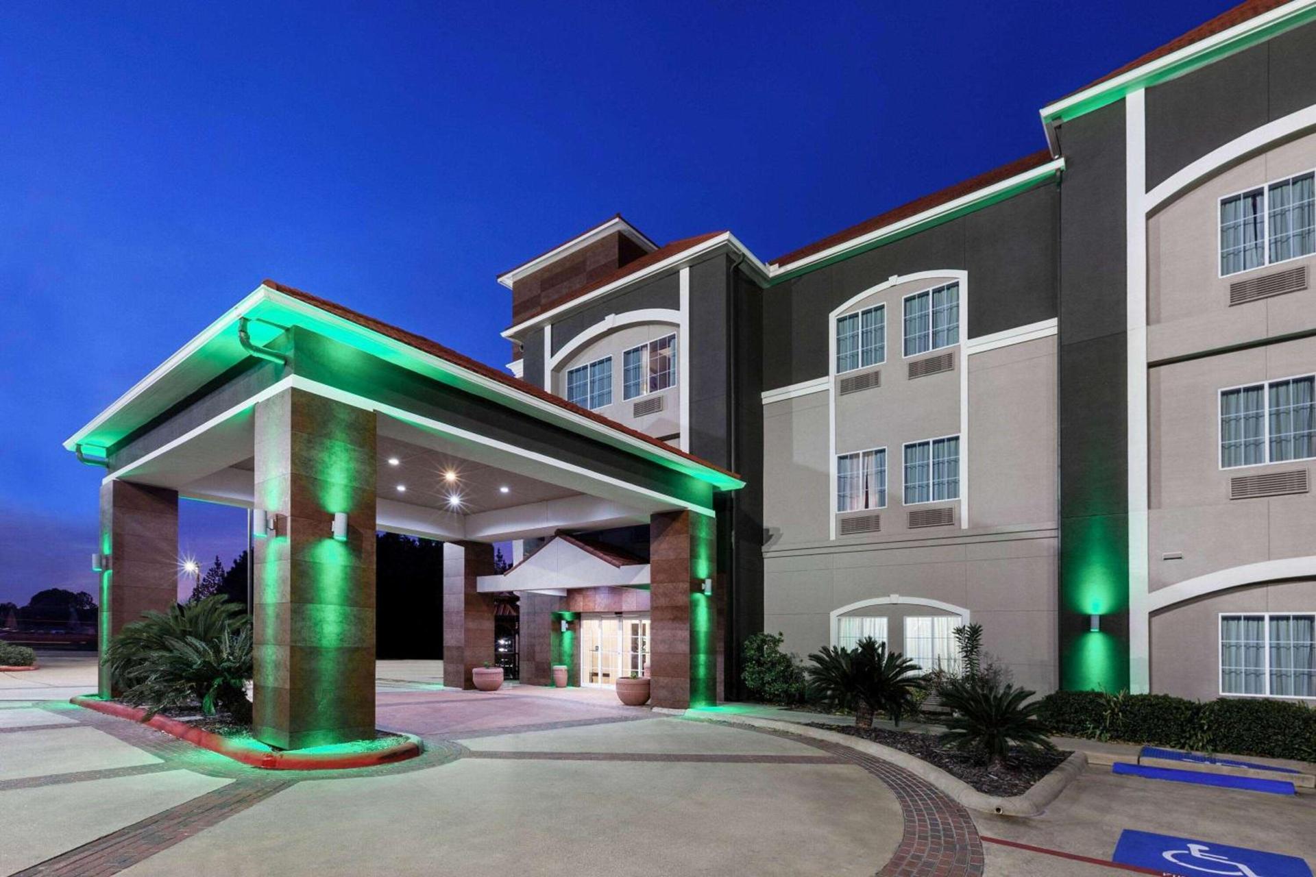 La Quinta by Wyndham Lumberton photo 27