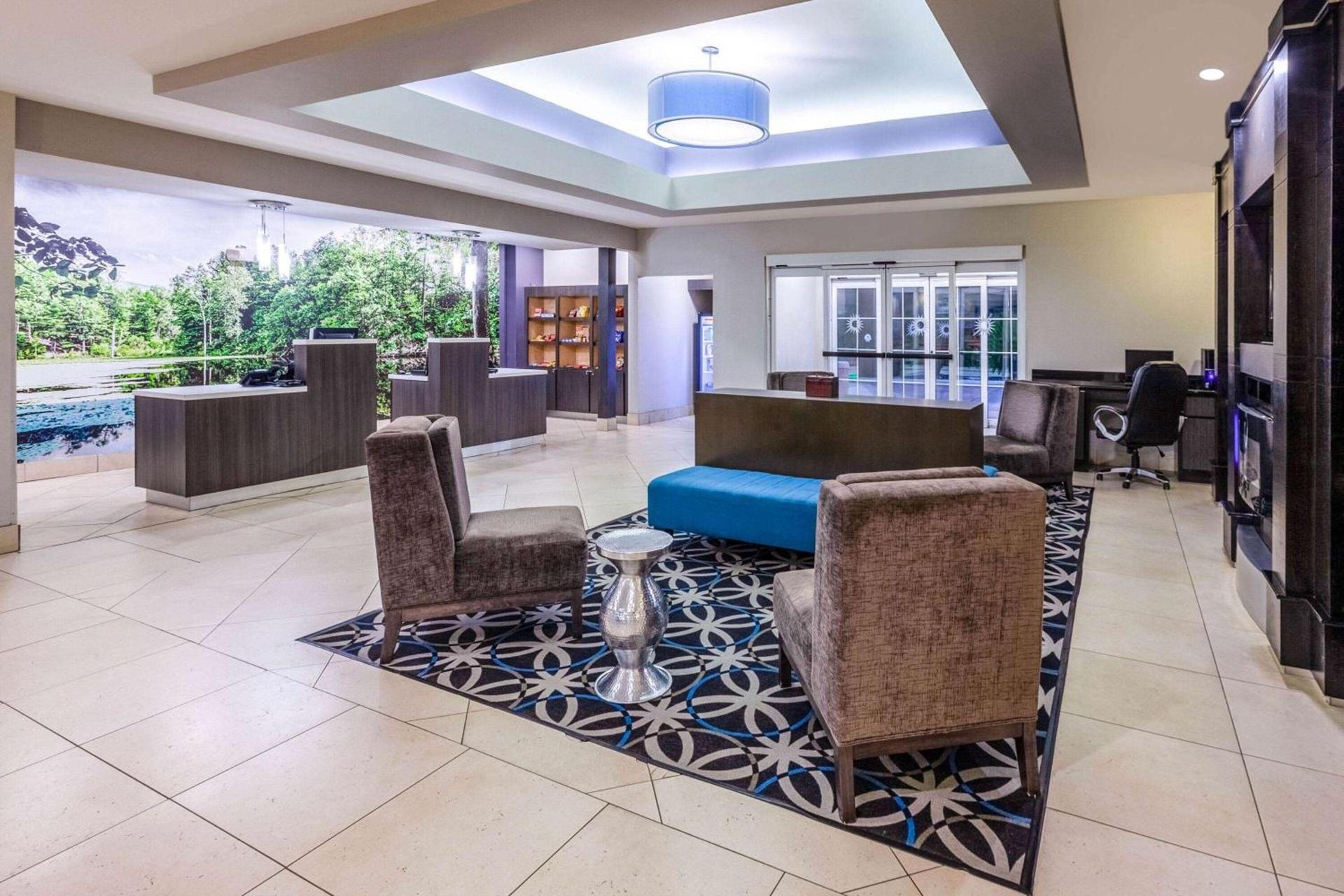 La Quinta by Wyndham Lumberton photo 29