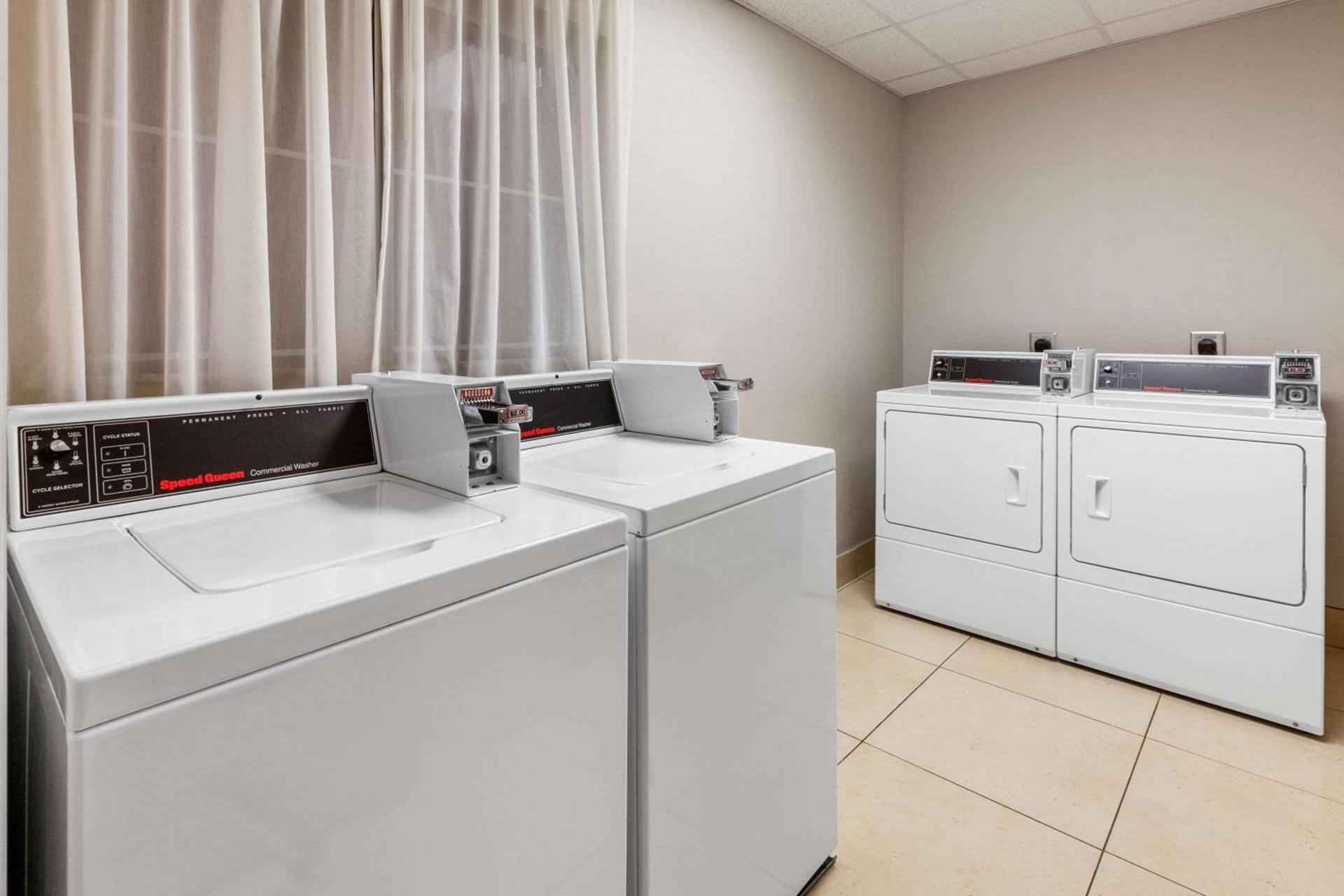 La Quinta by Wyndham Lumberton photo 46