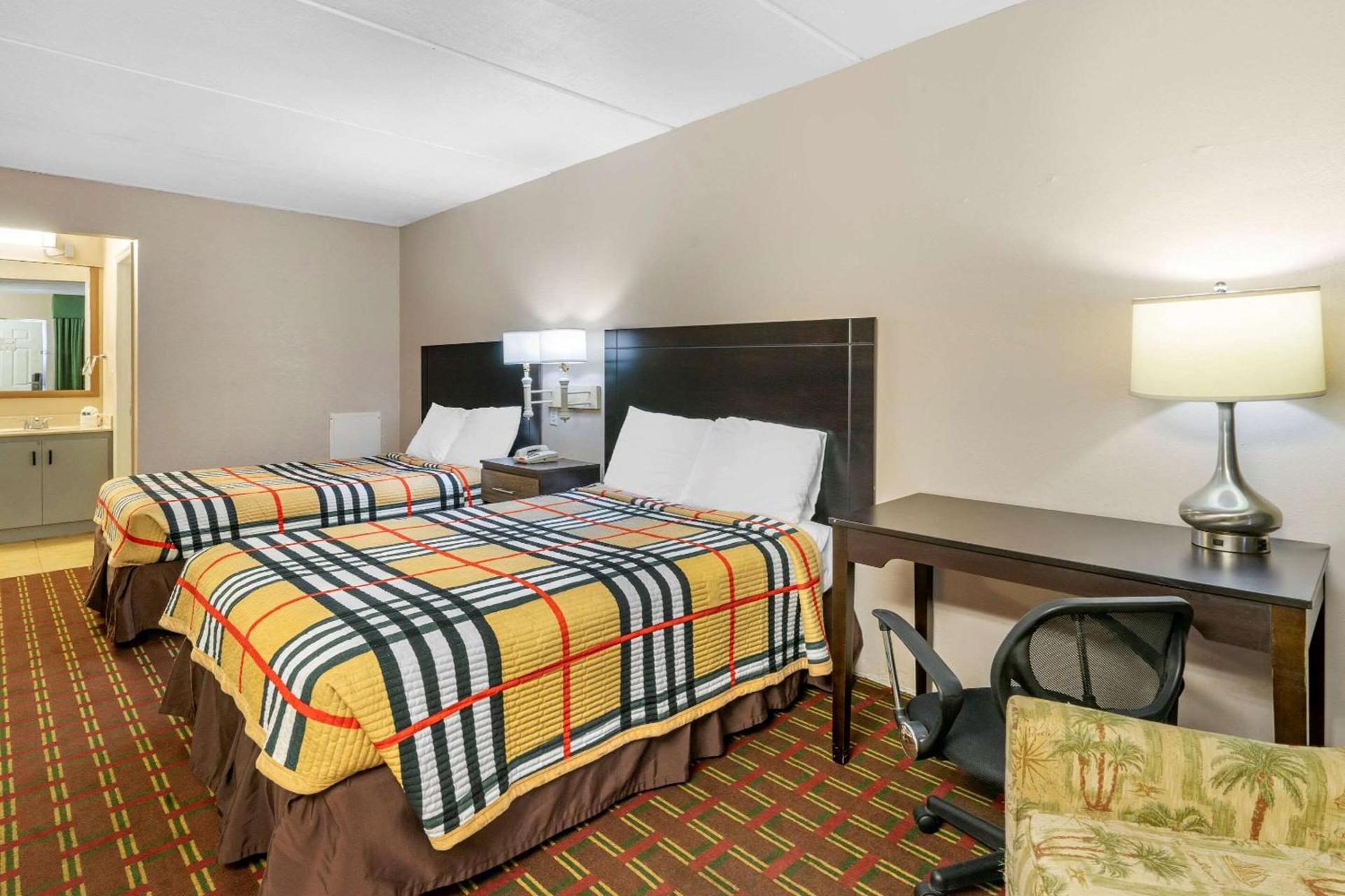 Rodeway Inn Clearwater-Dunedin photo 13