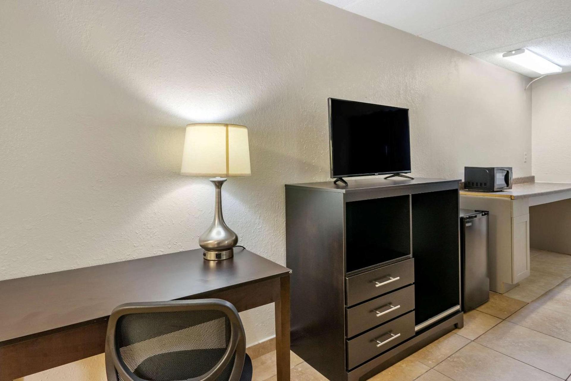 Rodeway Inn Clearwater-Dunedin photo 21