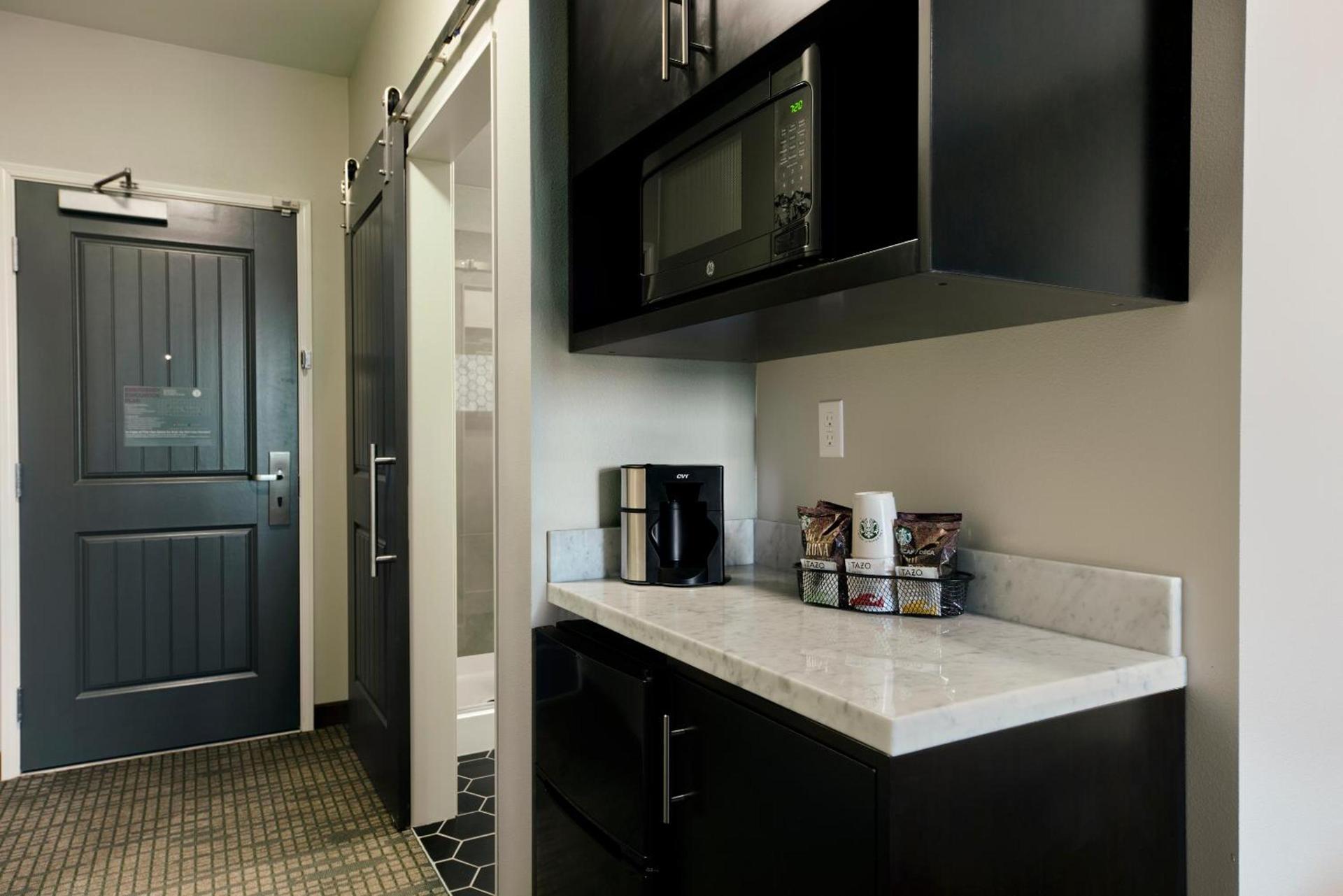 Oxford Suites Paso Robles photo 28