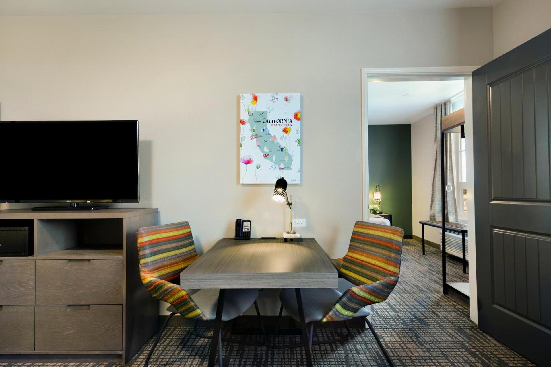 Oxford Suites Paso Robles photo 16