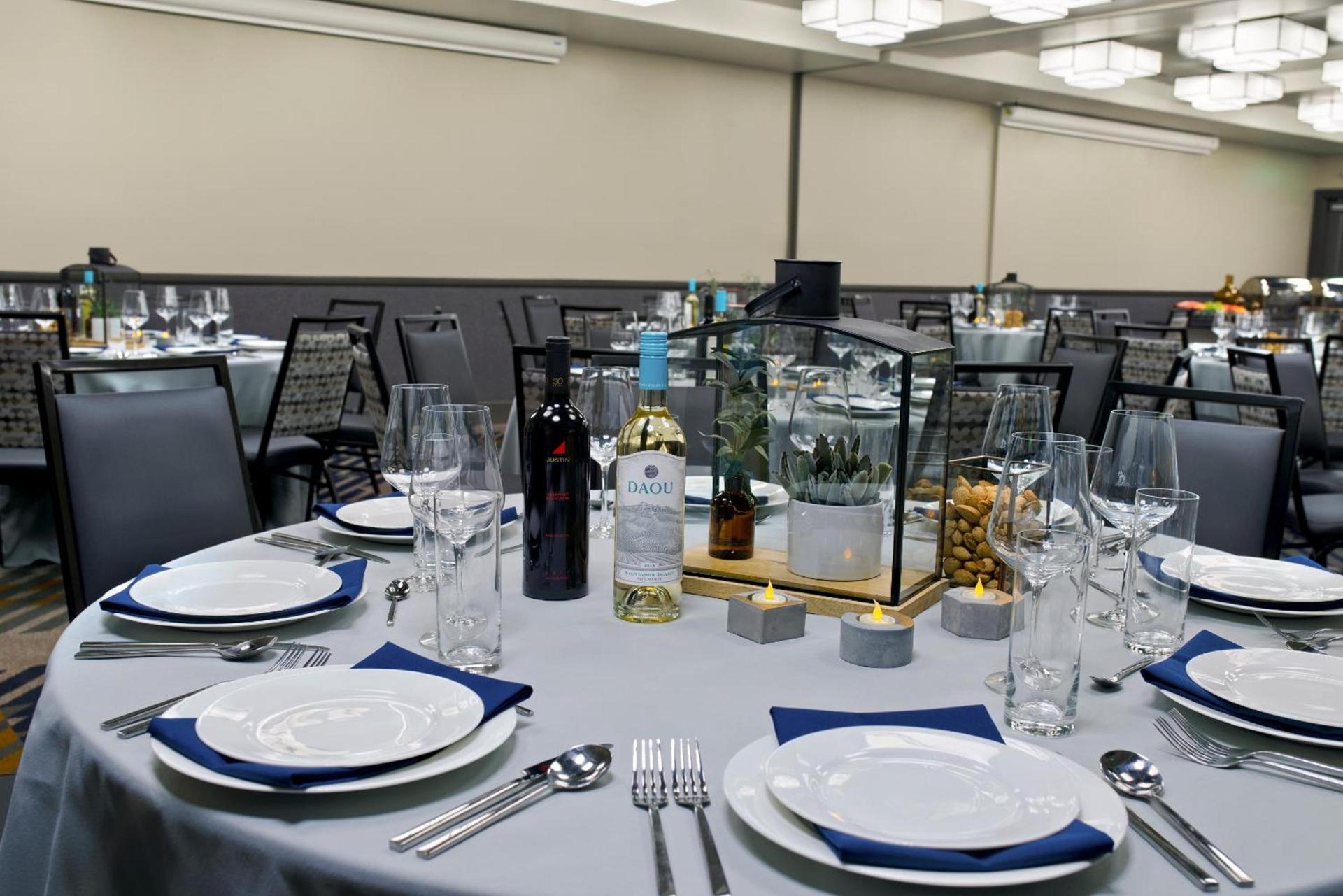 Oxford Suites Paso Robles photo 19