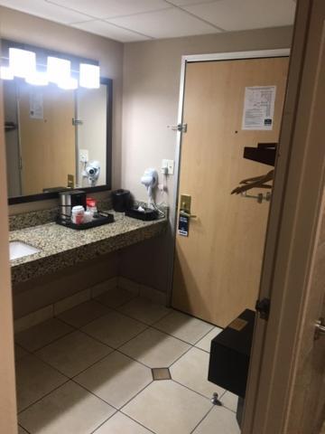 Boarders Inn & Suites by Cobblestone Hotels - Grand Island photo 10