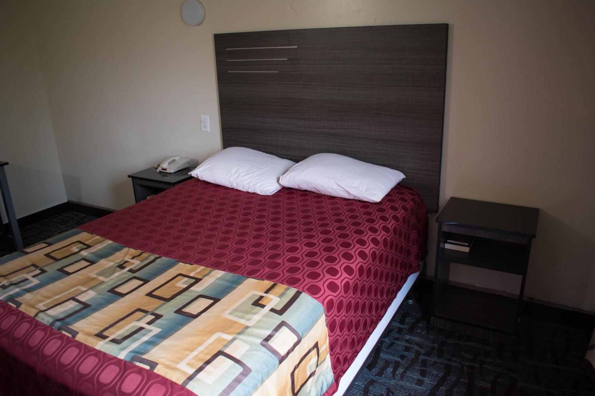 Inn of Lenoir Motor Lodge photo 5