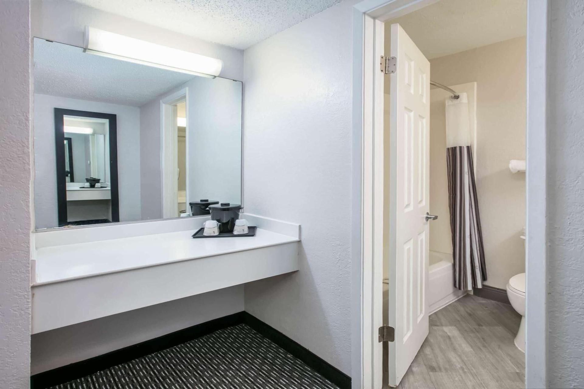 La Quinta Inn by Wyndham Dallas Uptown photo 66