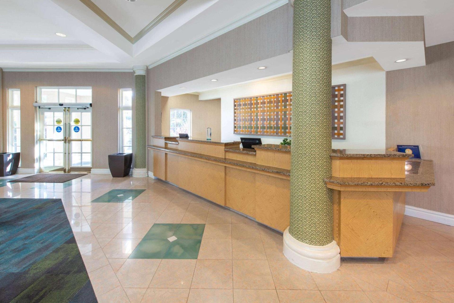 La Quinta by Wyndham Tampa Brandon Regency Park photo 4