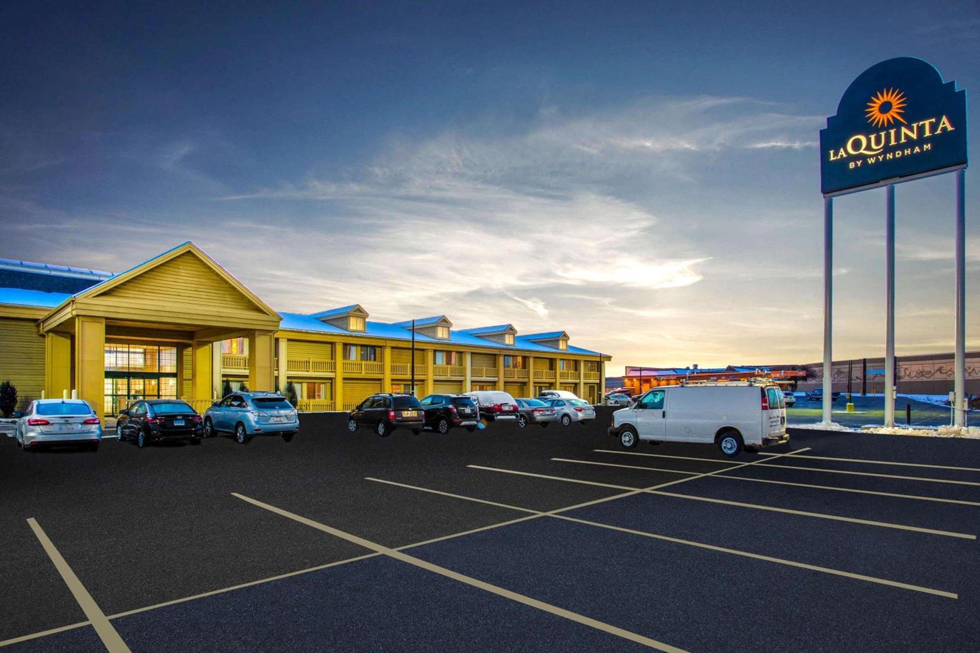 La Quinta Inn by Wyndham Oshkosh photo 24