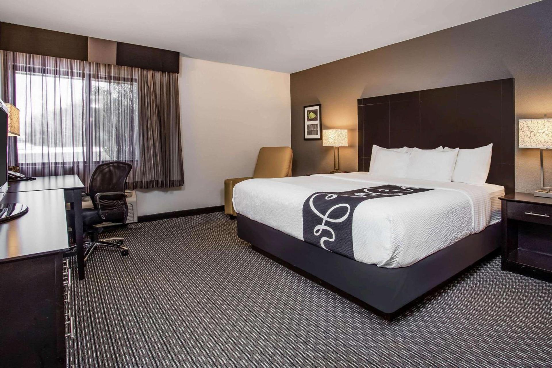La Quinta Inn by Wyndham Oshkosh photo 33