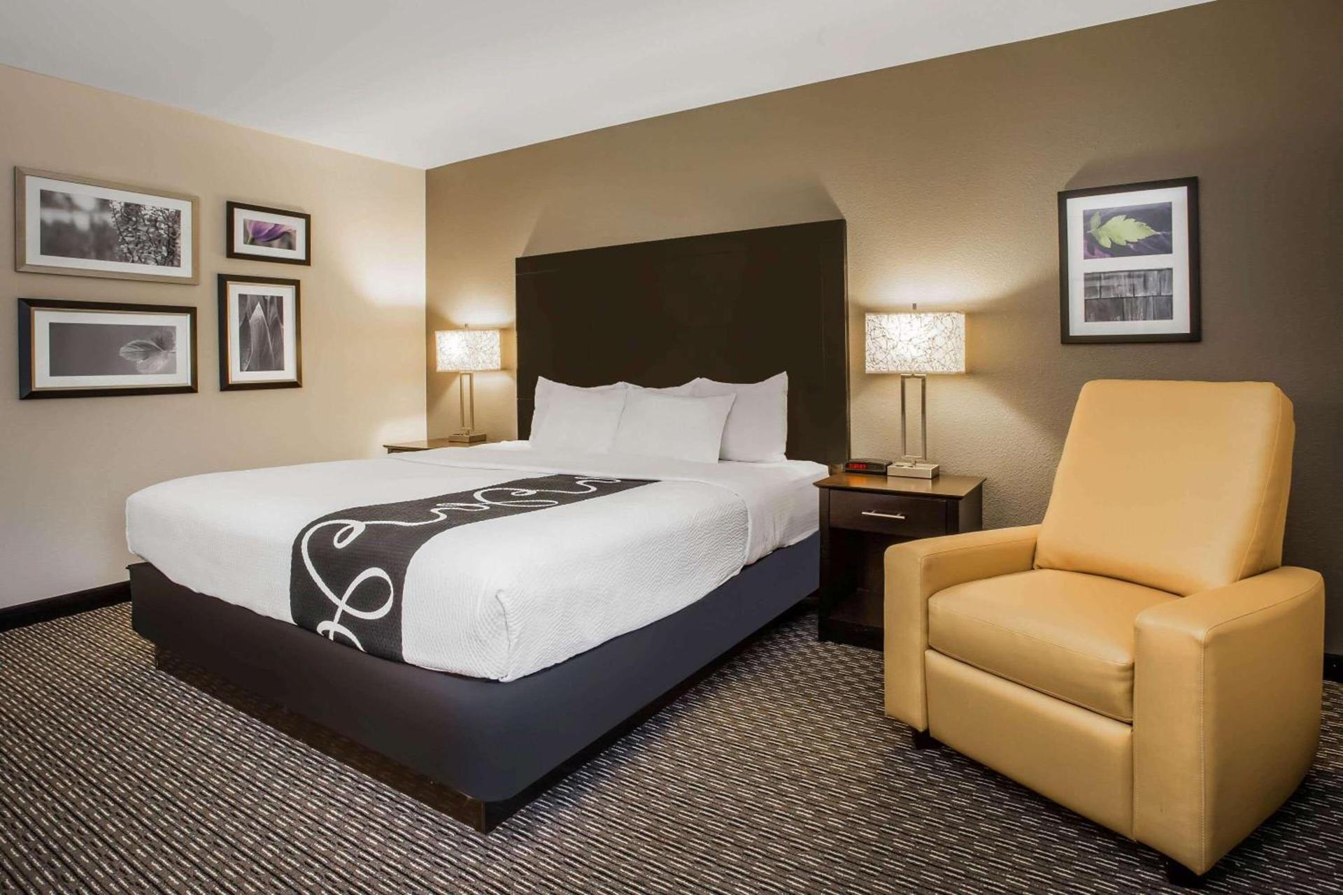 La Quinta Inn by Wyndham Oshkosh photo 34