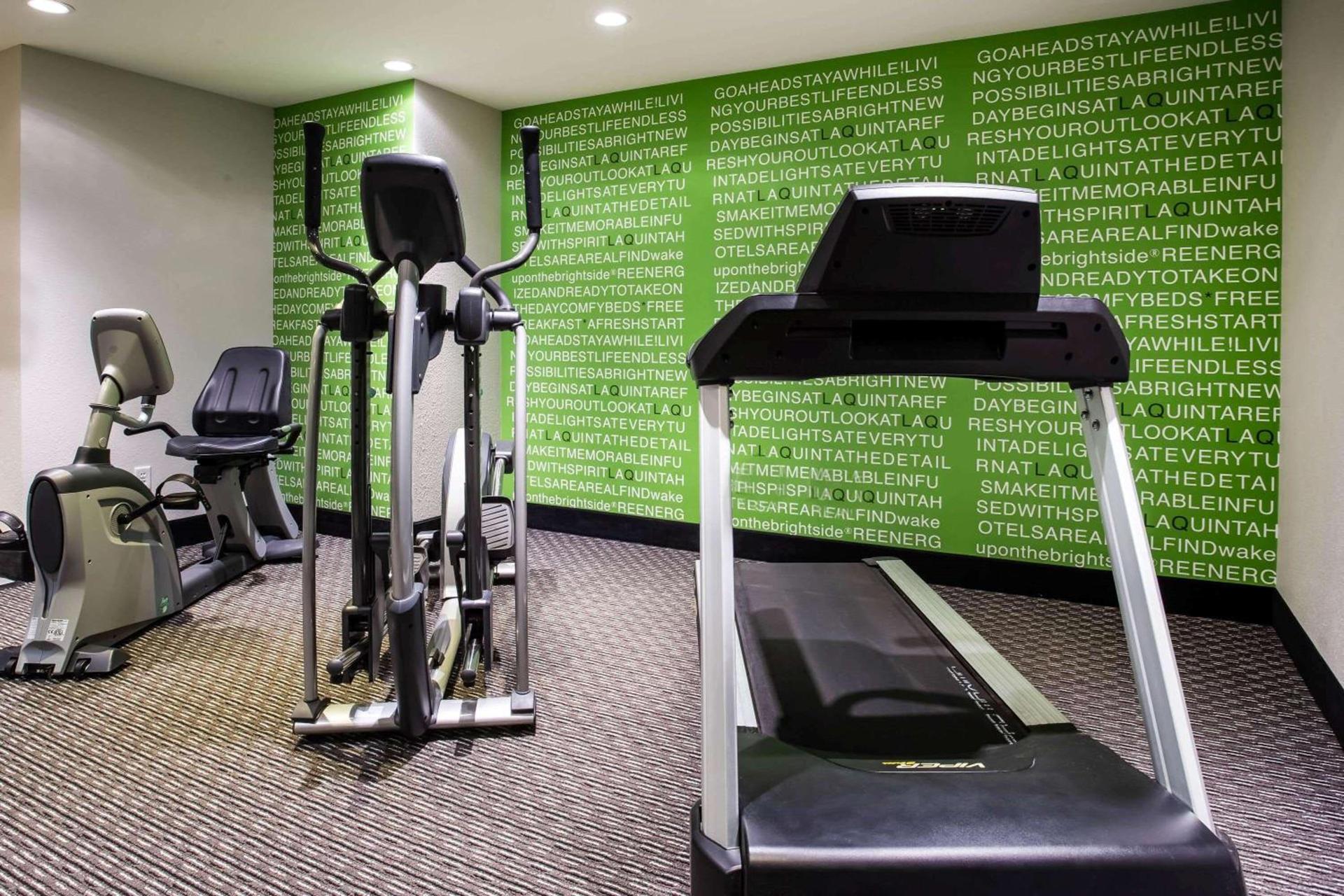 La Quinta Inn by Wyndham Oshkosh photo 35