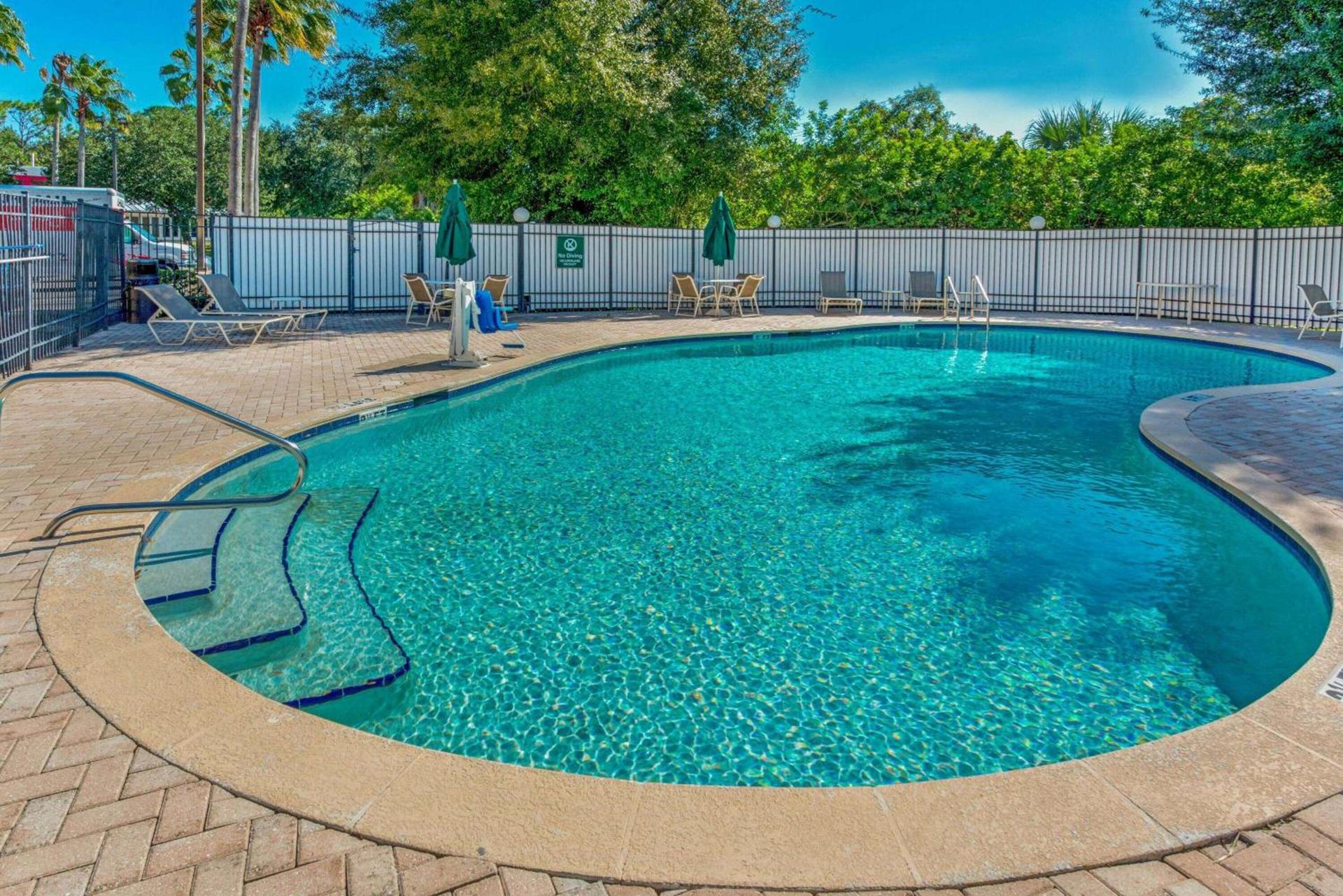 La Quinta by Wyndham Tampa Brandon West photo 8