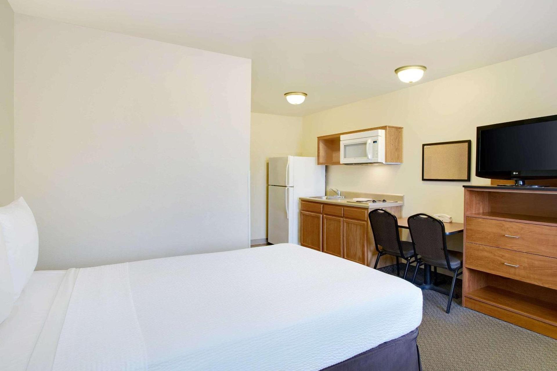 WoodSpring Suites Raleigh Northeast Wake Forest photo 13